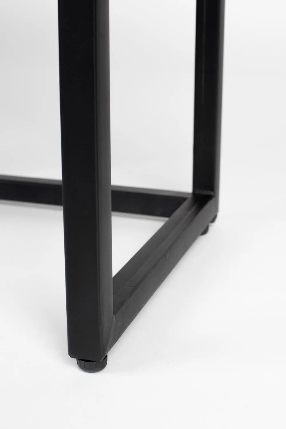 Eleganter Webster Tisch: Teak & Metall, vielseitig & zeitlos.