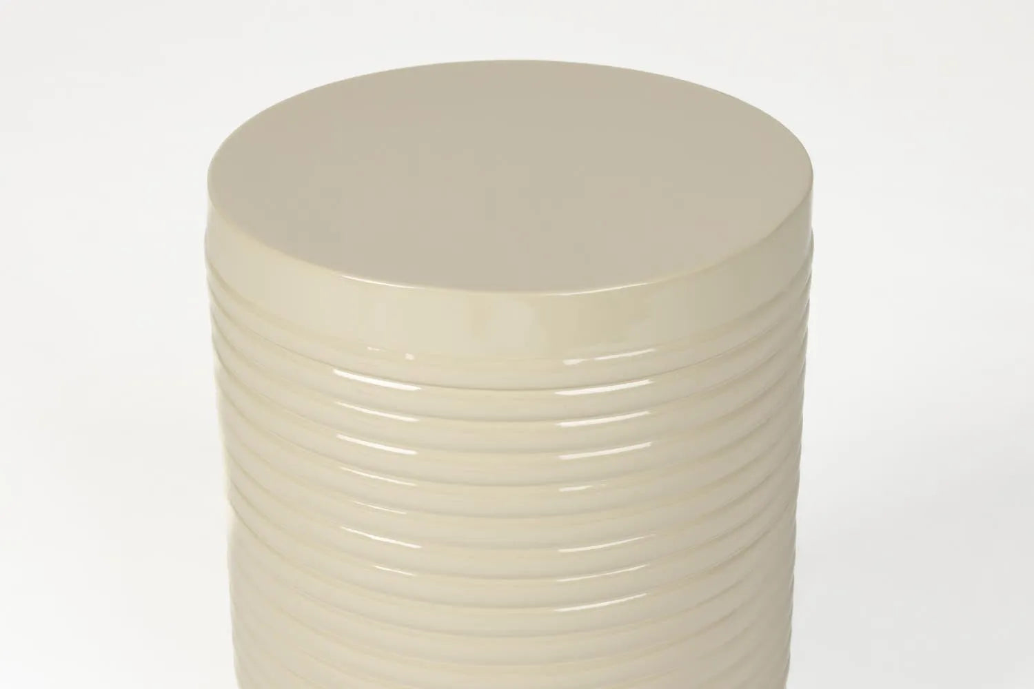 Eleganter Sven Beistelltisch S in Elfenbein von White Label Living.