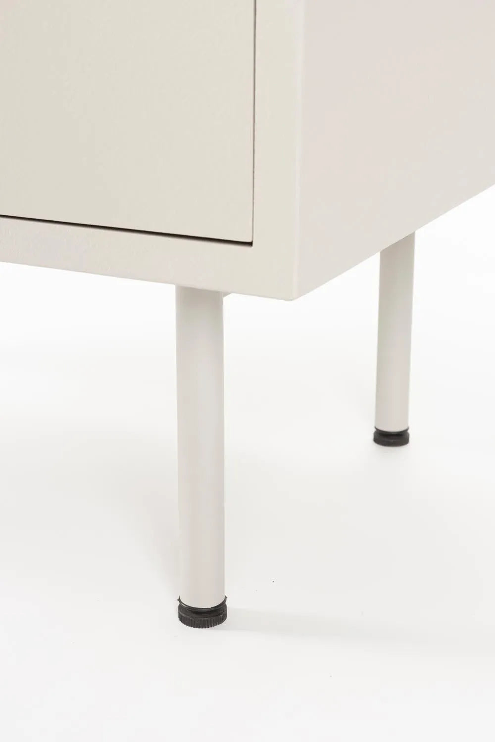 Moderner Funk Low Schrank von White Label Living aus MDF gefertigt.