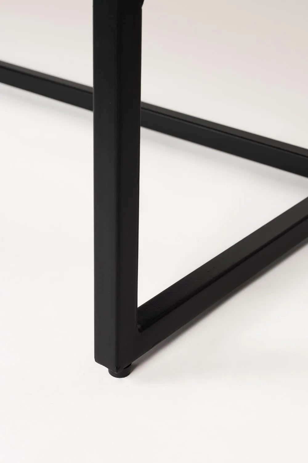 Zeitloses Sideboard Webster hoch: Funktionalität trifft auf Design.