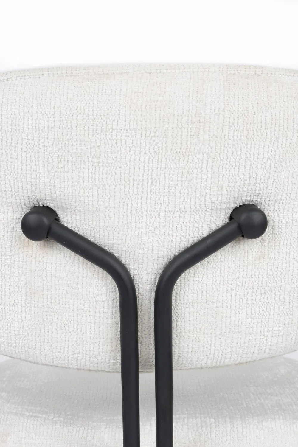 Moderner Sessel Bouton Off-White für stilvolle Einrichtungstrends.