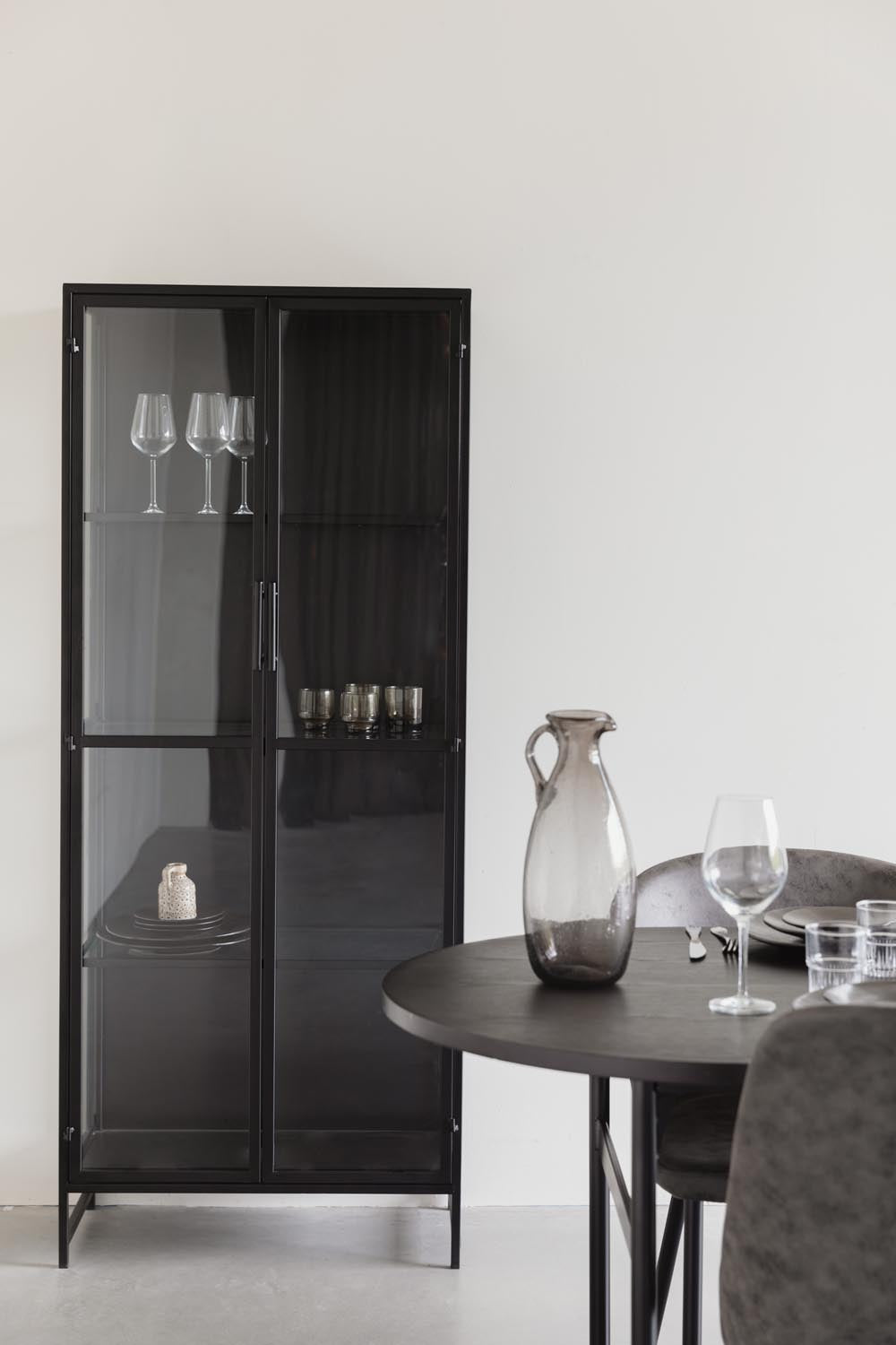 Stilvoller Rob Schrank L von White Label Living für moderne Räume.