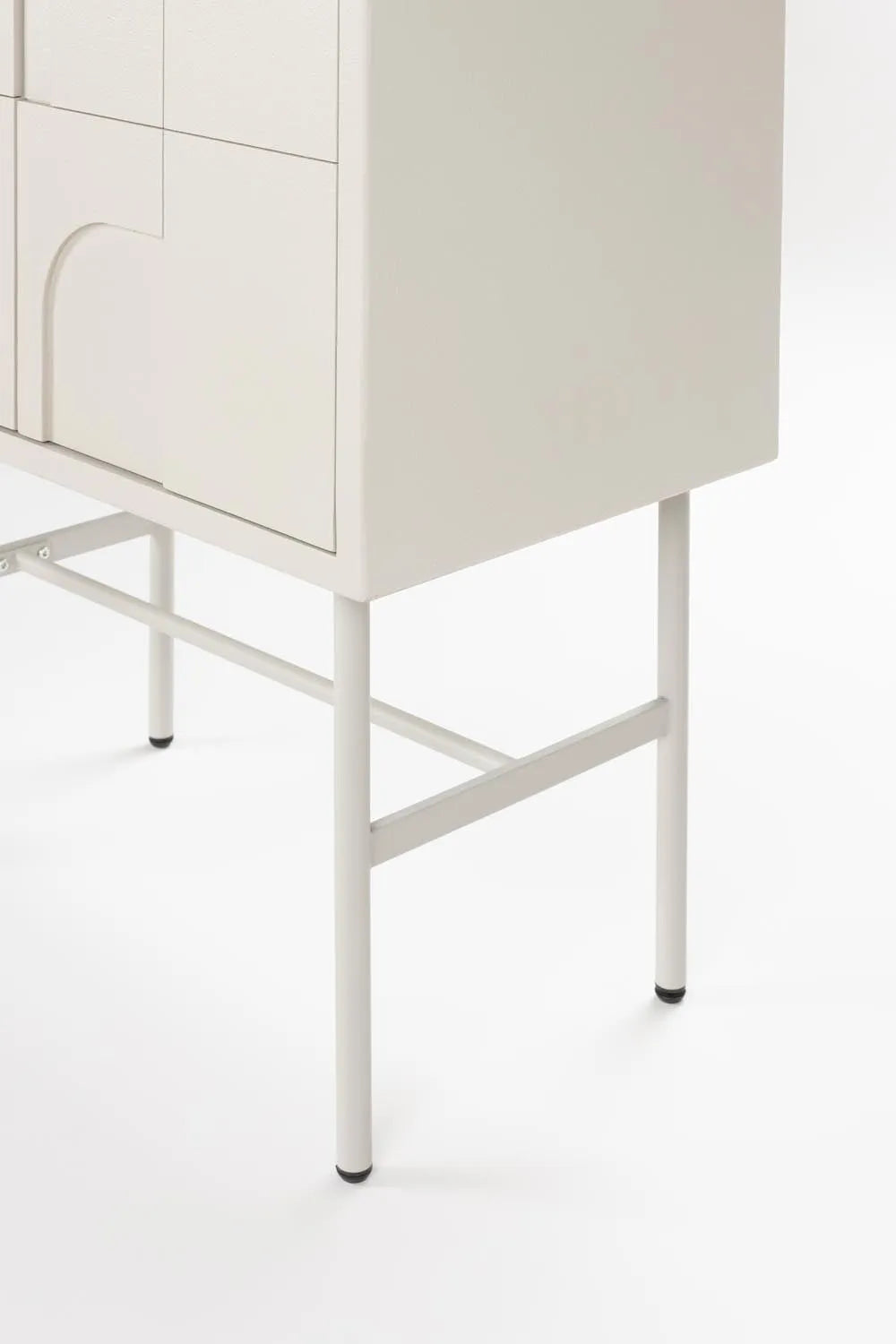Eleganter Schrank Funk High von White Label Living für modernes Wohnen.
