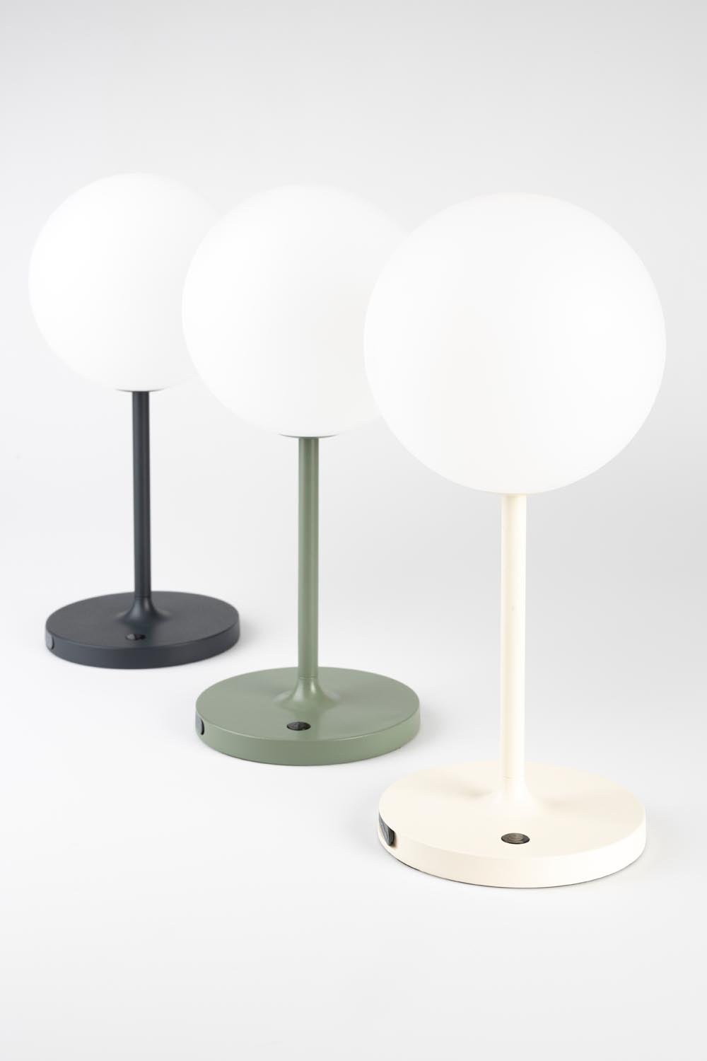 Elegante Tischlampe Hub Beige: Zeitloses Design von White Label Living.