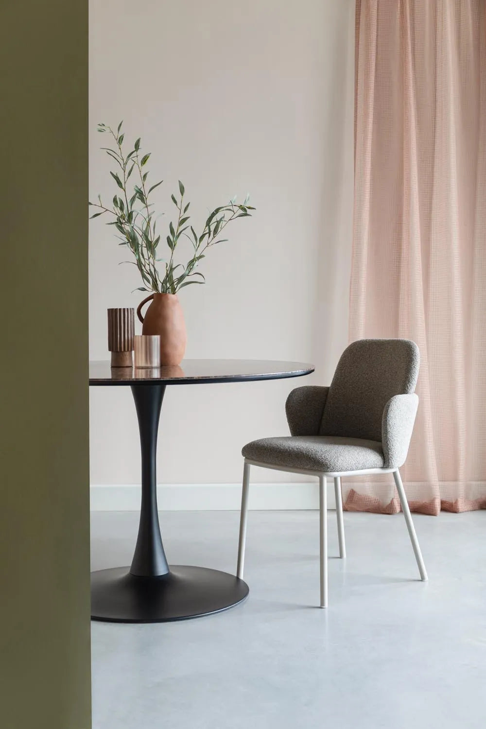 Stilvoller Sessel Jerrico in Braun-Beige von White Label Living.