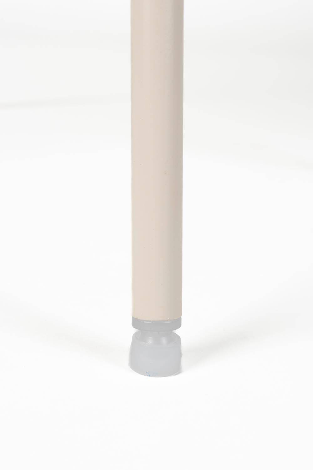 Stuhl Marion Off White: Zeitloses Design mit weichem Bouclé-Bezug.