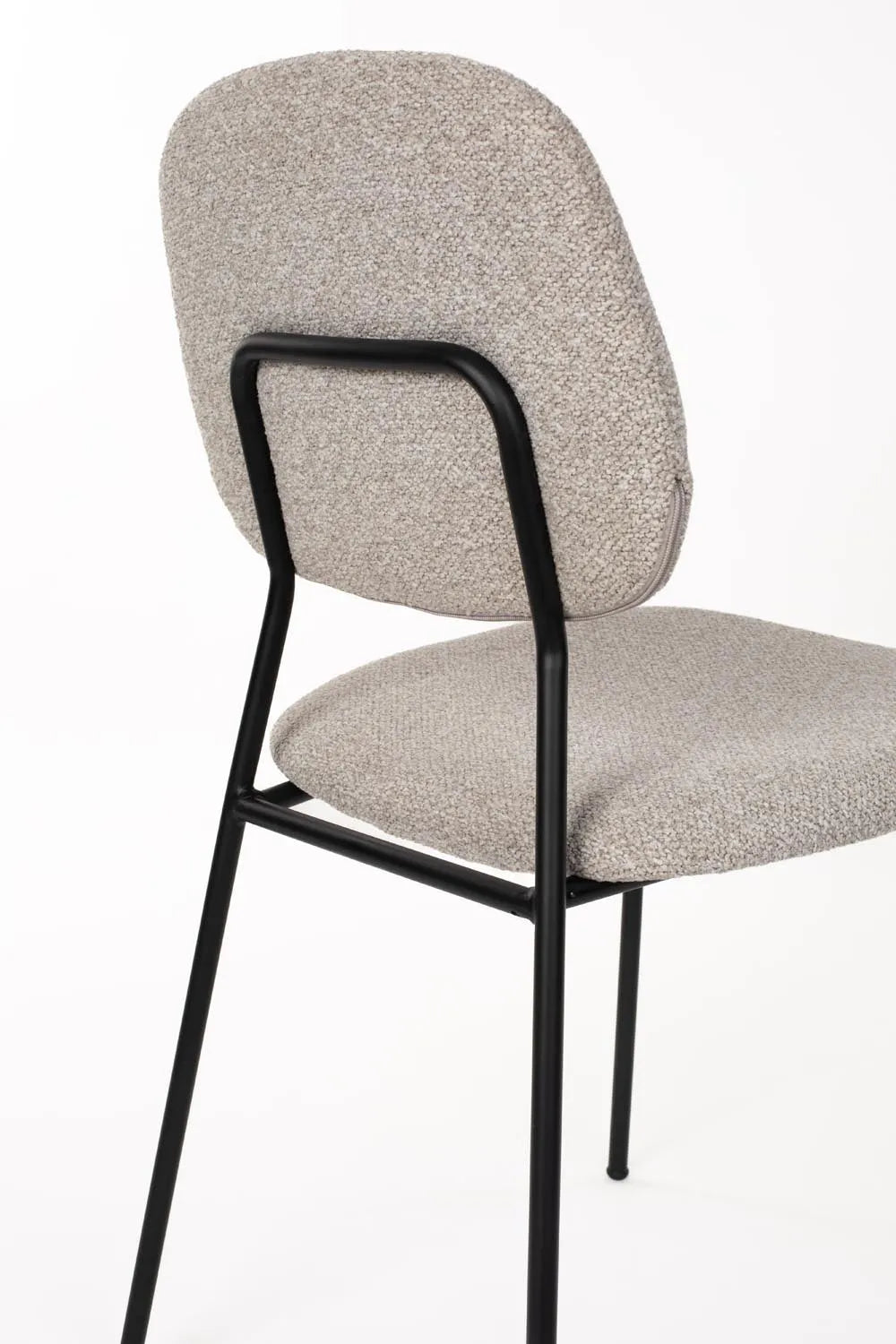 Eleganter Roos Stuhl in Hellbeige – Komfort trifft auf modernes Design.