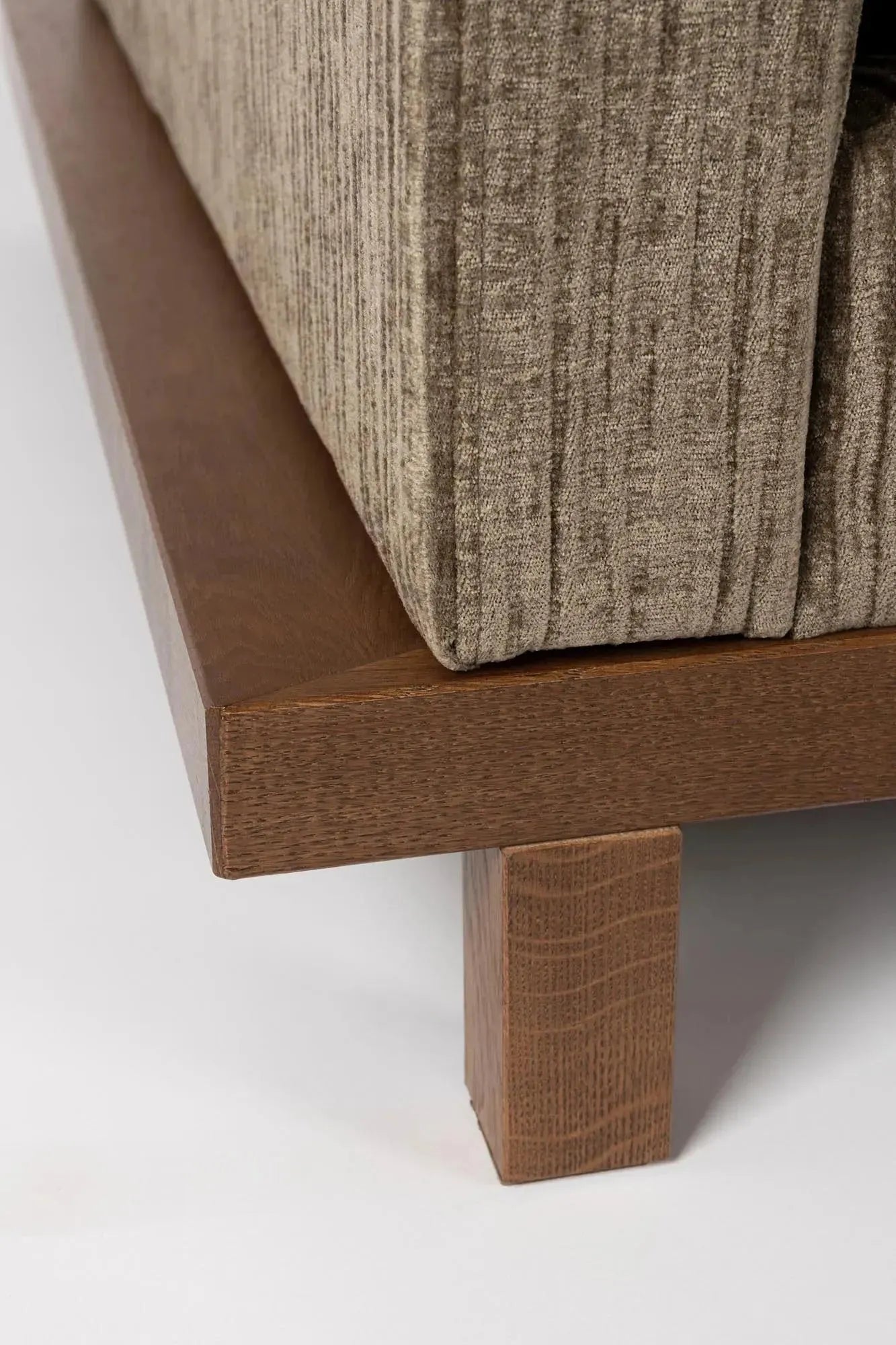 Elegantes Zuiver Sofa Blossom: Perfekte Symbiose aus Stil und Komfort.