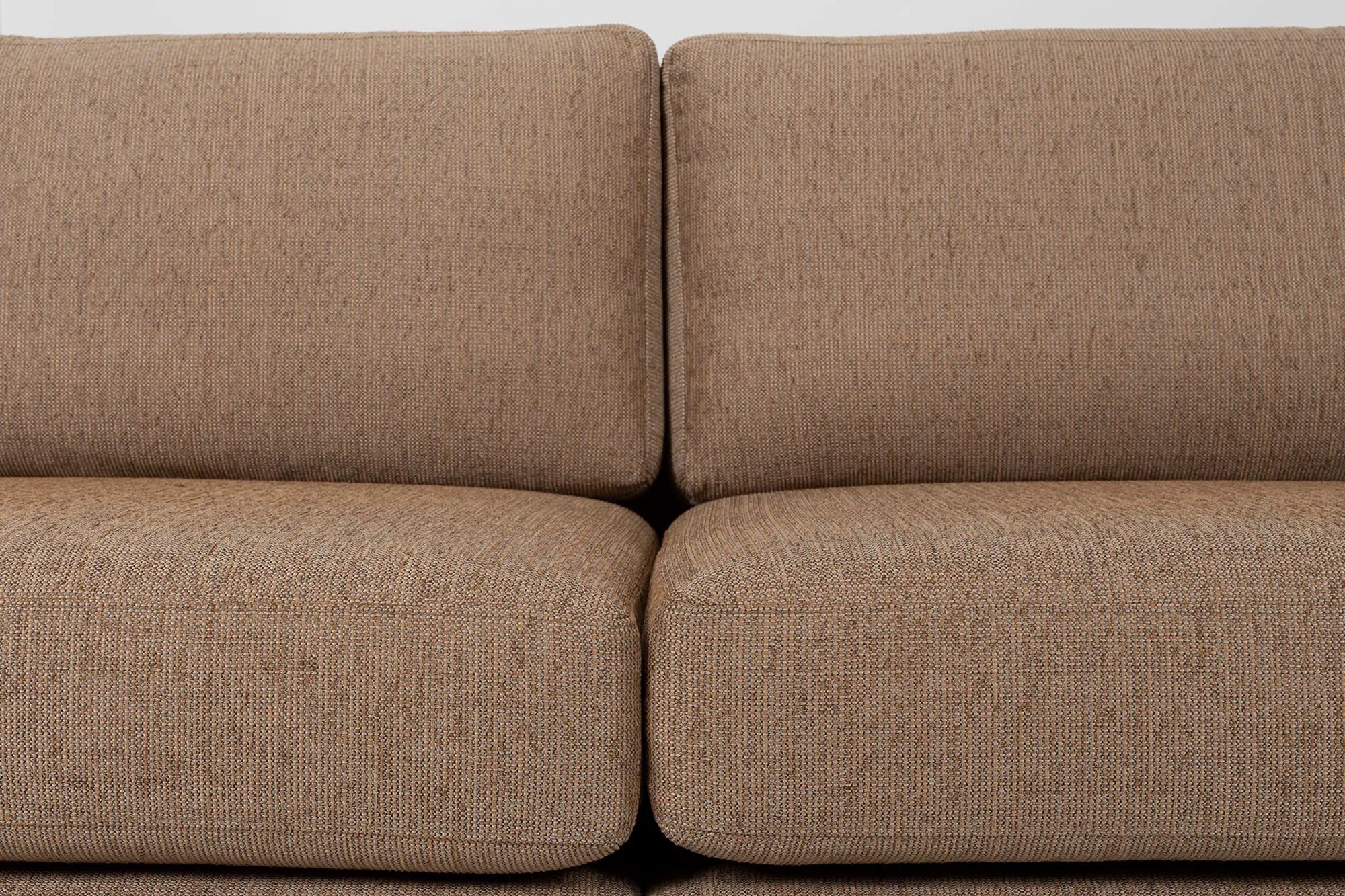 Elegantes Zuiver Sofa: Perfekte Entspannung auf Ihrem Balkon.
