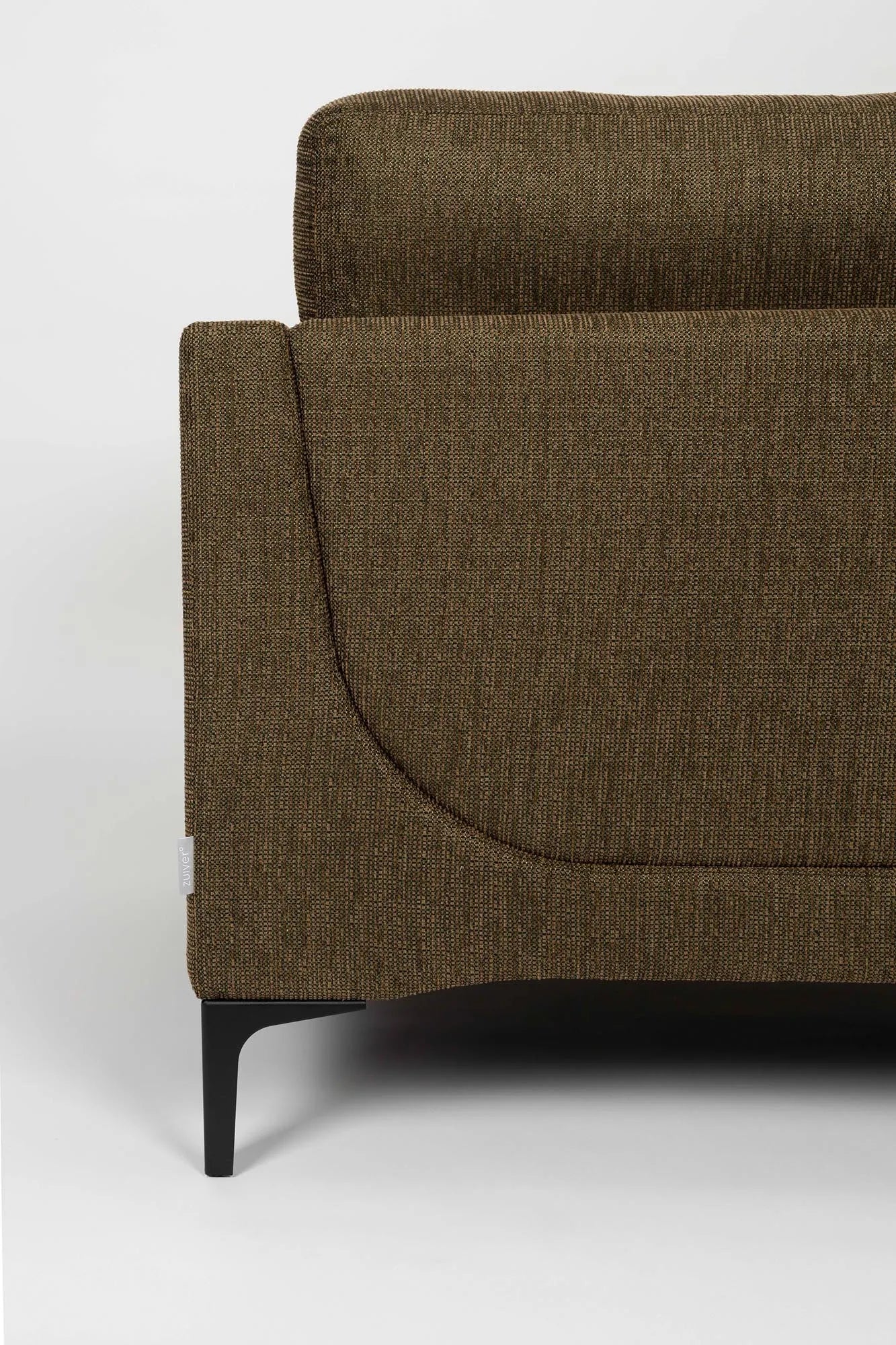 Zuiver Balcony Sofa: Stilvoller 3-Sitzer für entspannte Balkonmomente.