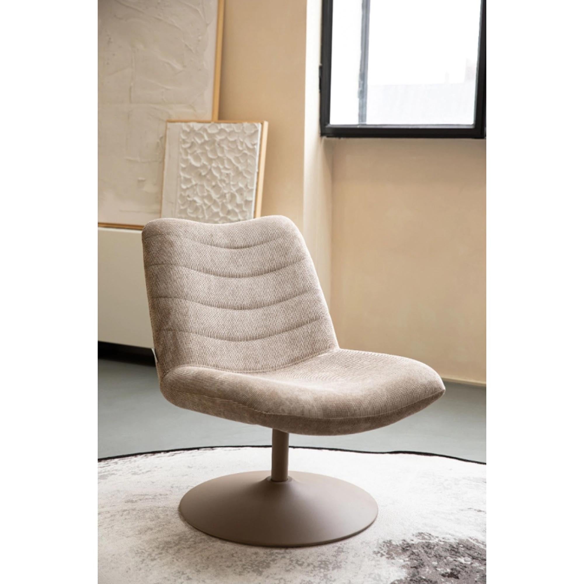 Entdecken Sie den Zuiver Bubba Lounge Sessel – ein elegantes Möbelstück, das Komfort und modernes Design vereint.