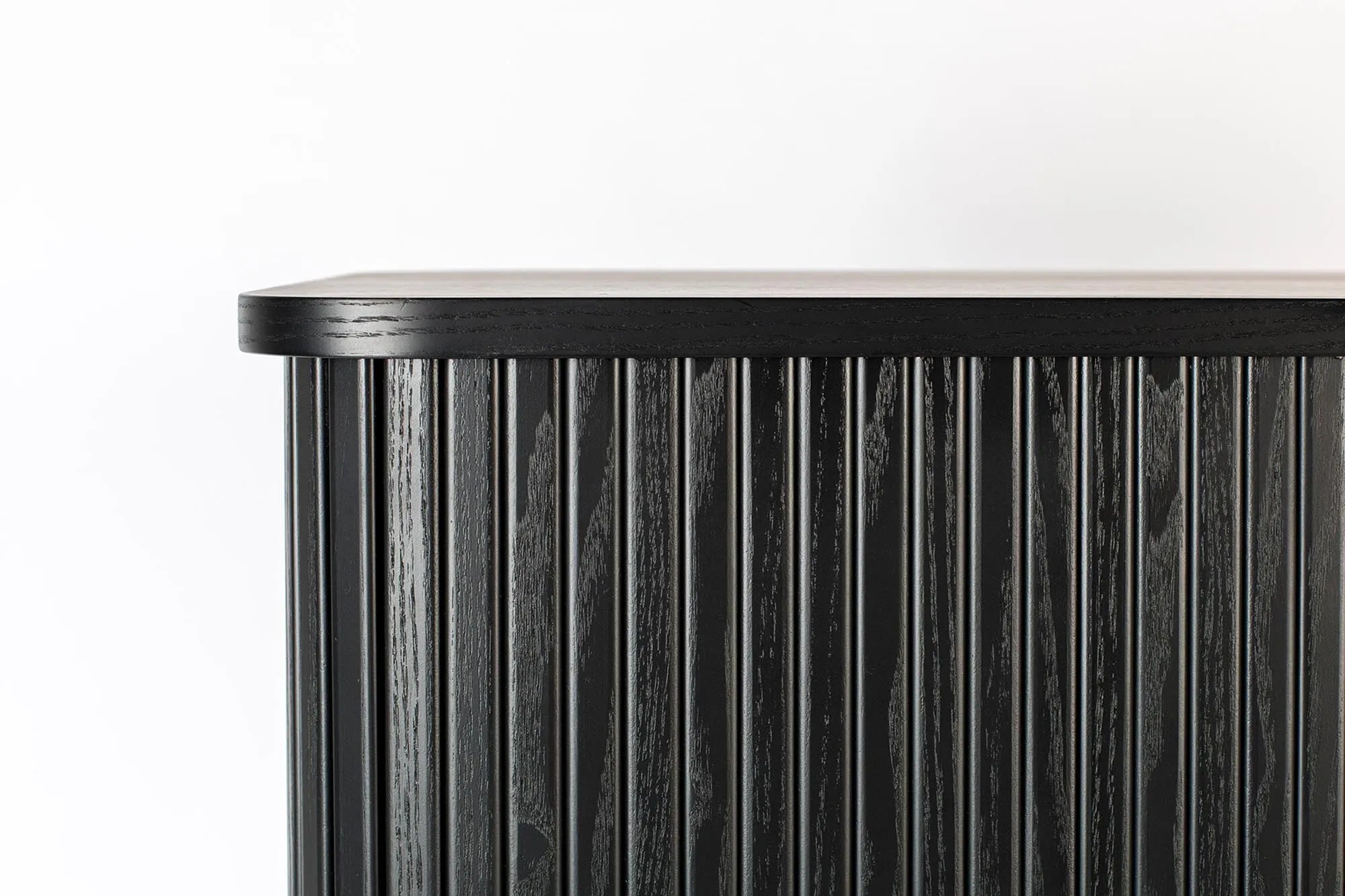 Elegantes Sideboard Barbier: Retro-Ästhetik mit zeitgemäßem Twist.