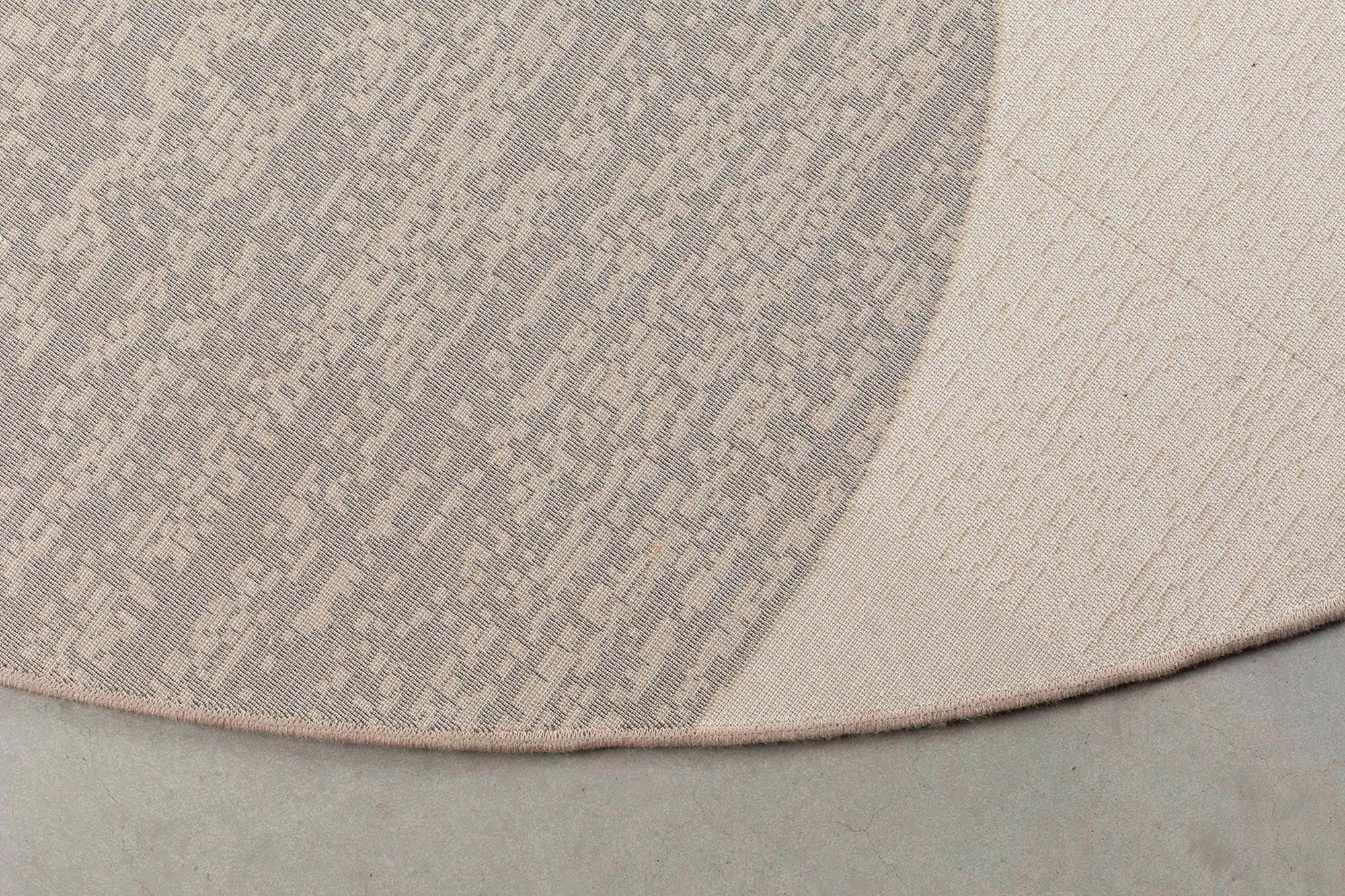Zuiver Hilton Teppich: Luxuriöse Textur für zeitlose Eleganz.