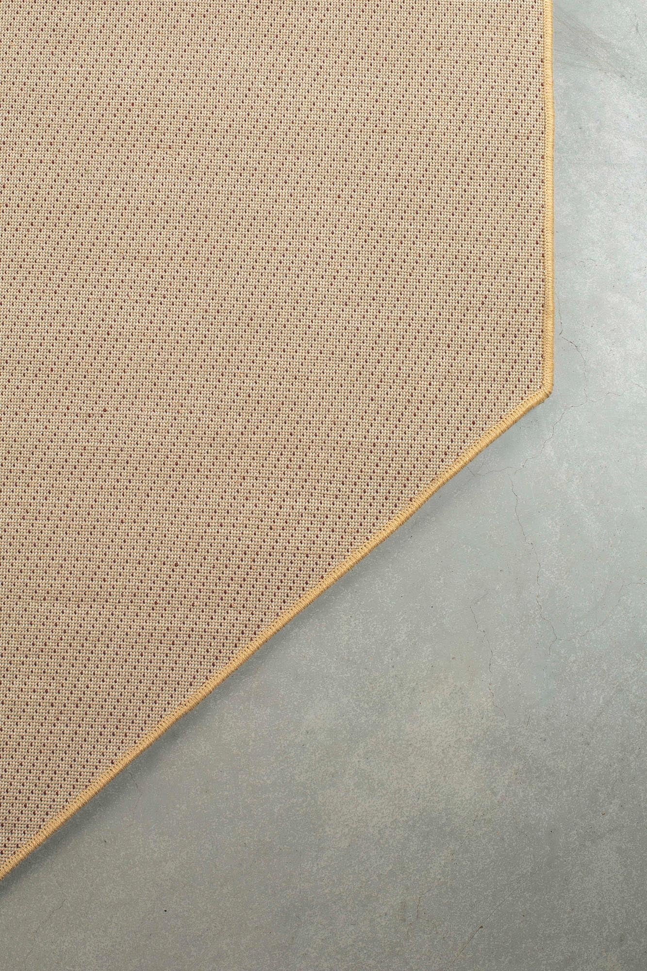 Erleben Sie den Teppich Harmony von Zuiver – ein elegantes Wohnhighlight, das mit harmonischen Farben und pflegeleichten Materialien jeden Raum verschönert.