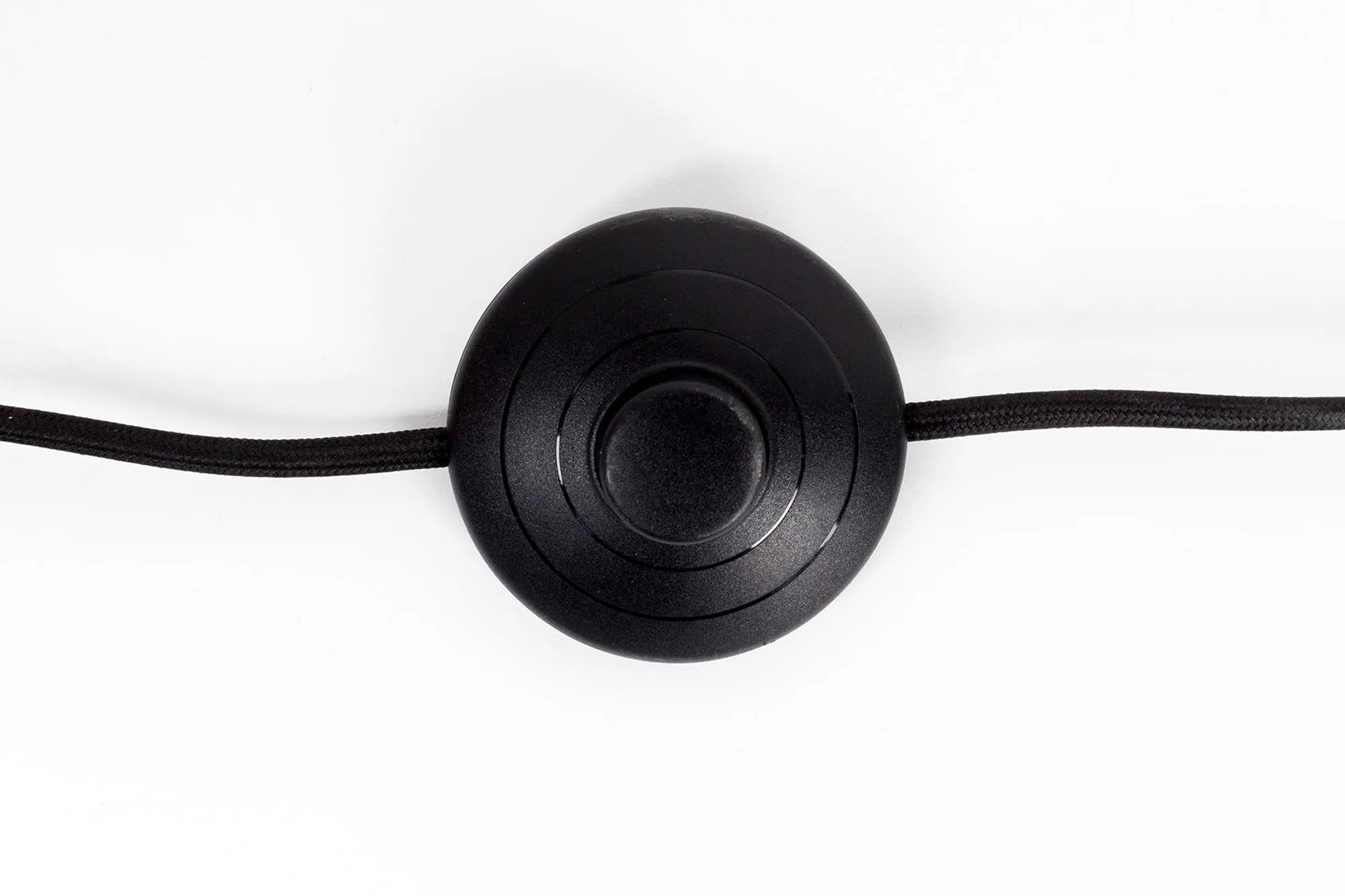 Die Totem Stehleuchte von Zuiver vereint modernes Design mit Funktionalität und setzt elegante Akzente in jedem Raum.