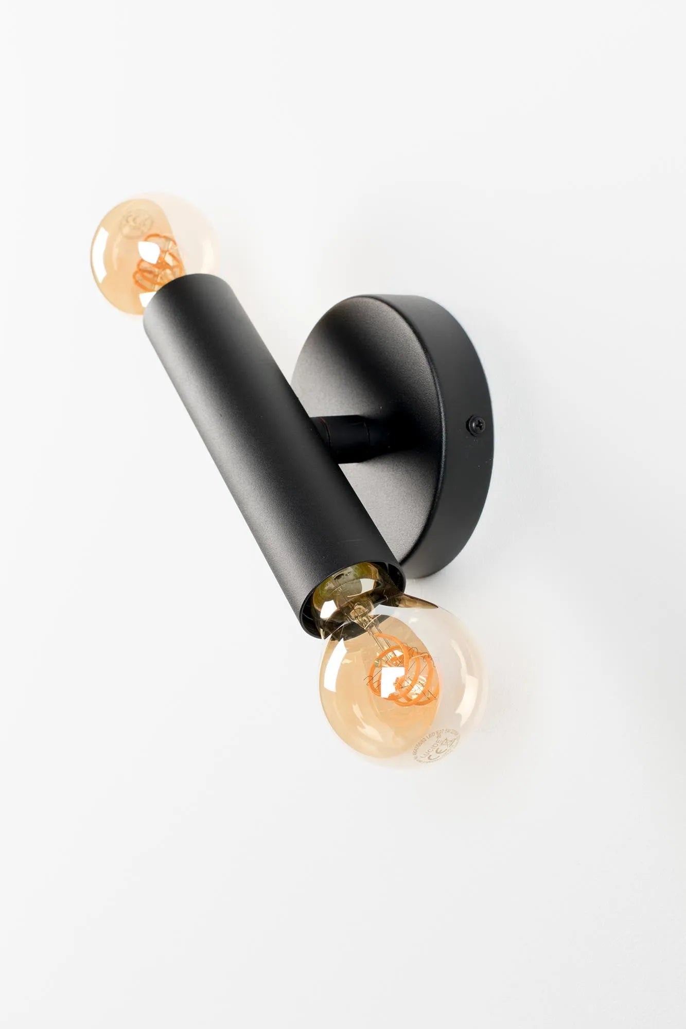 Elegante Wandleuchte Hawk von Zuiver: Zeitloses Design für jeden Raum.