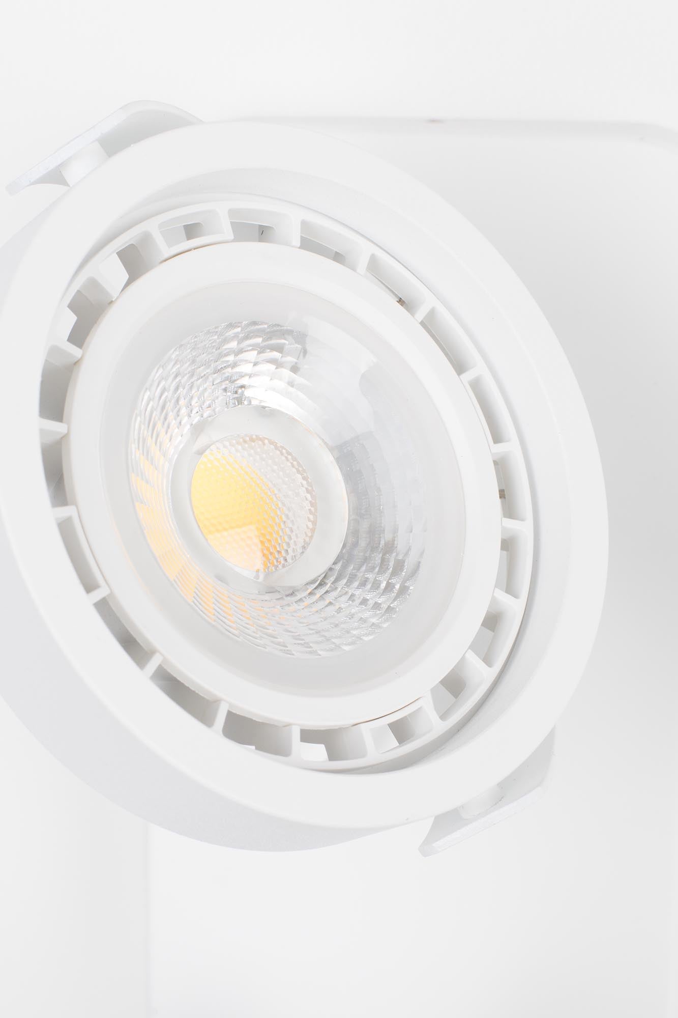 Moderne SPOT Light Dice 2 DTW: Flexibel dimmbare Deckenleuchte.