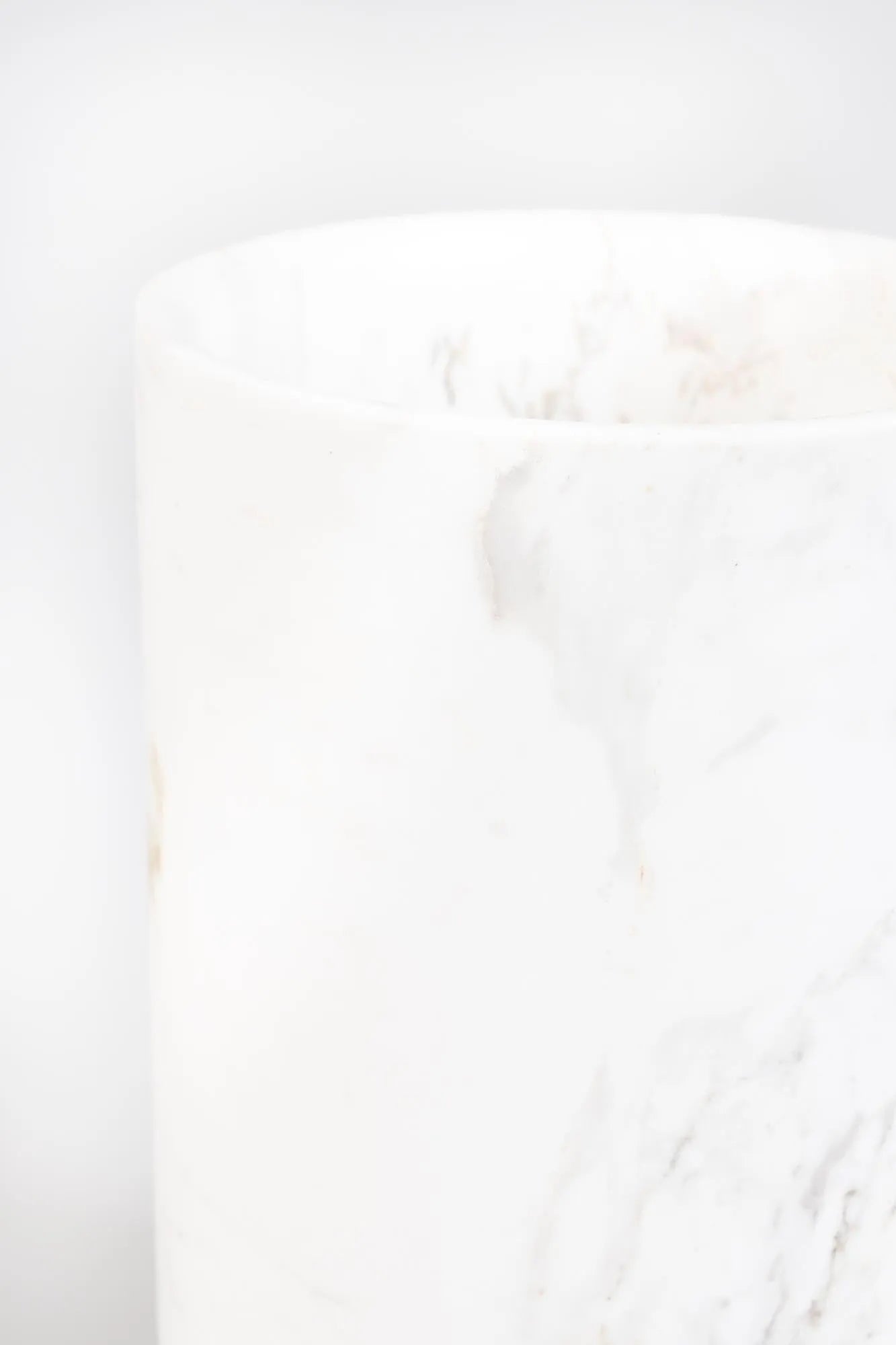 Vase Fajen in Weiss präsentiert im Onlineshop von KAQTU Design AG. Vase ist von Zuiver