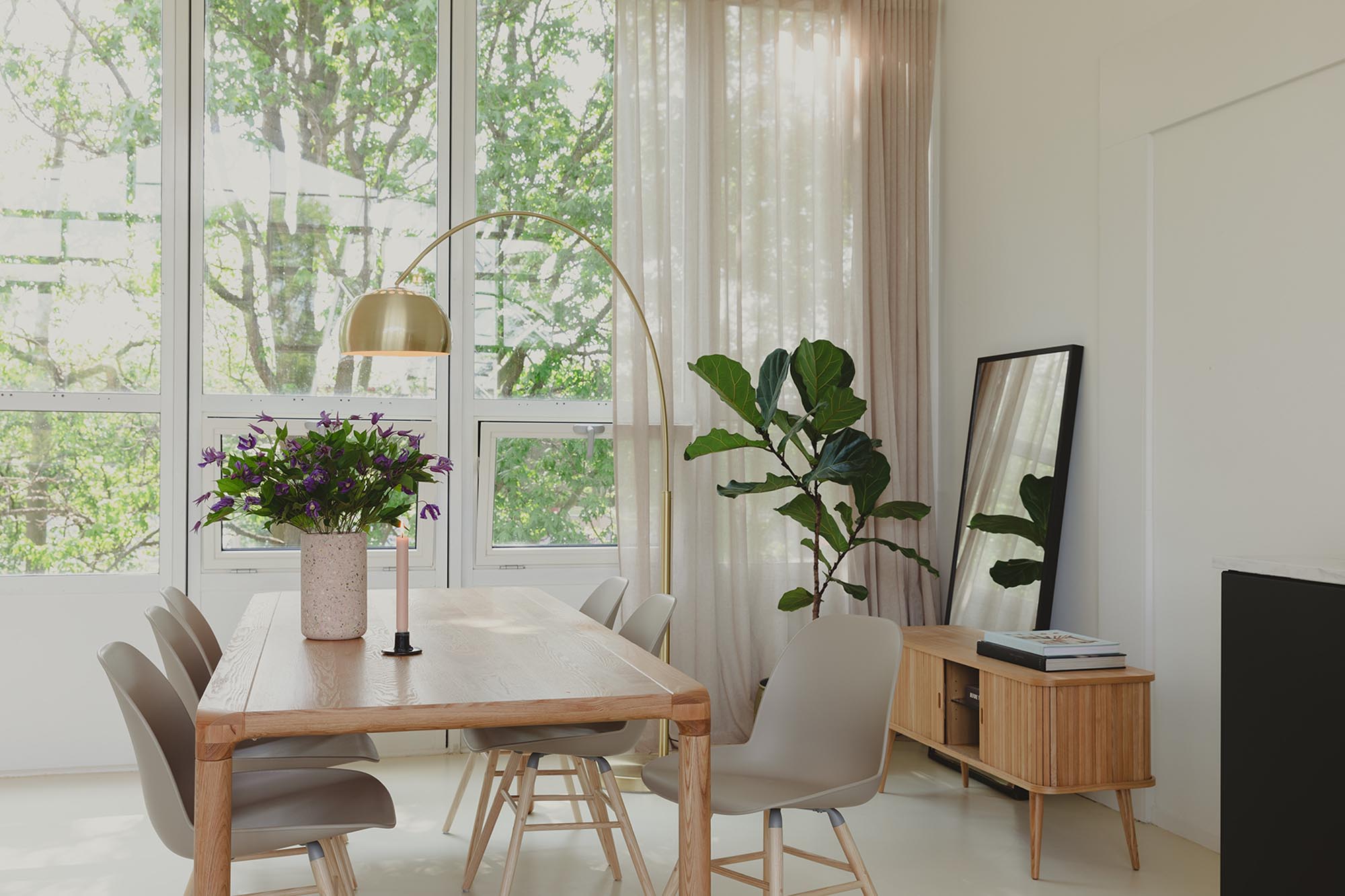 Vase Fajen in Pink präsentiert im Onlineshop von KAQTU Design AG. Vase ist von Zuiver