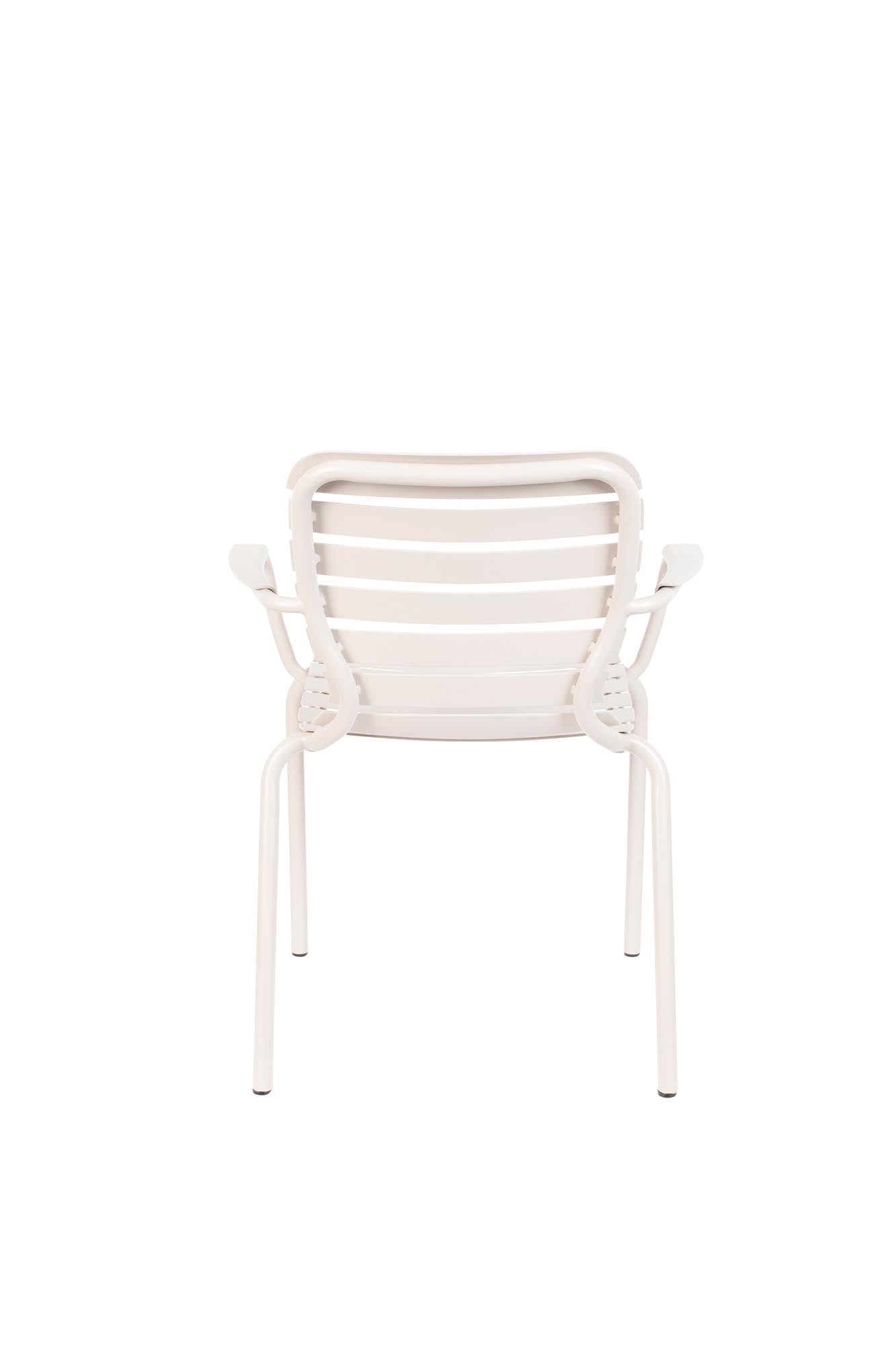 Eleganter Zuiver Vondel Gartenstuhl mit ergonomischen Armlehnen.