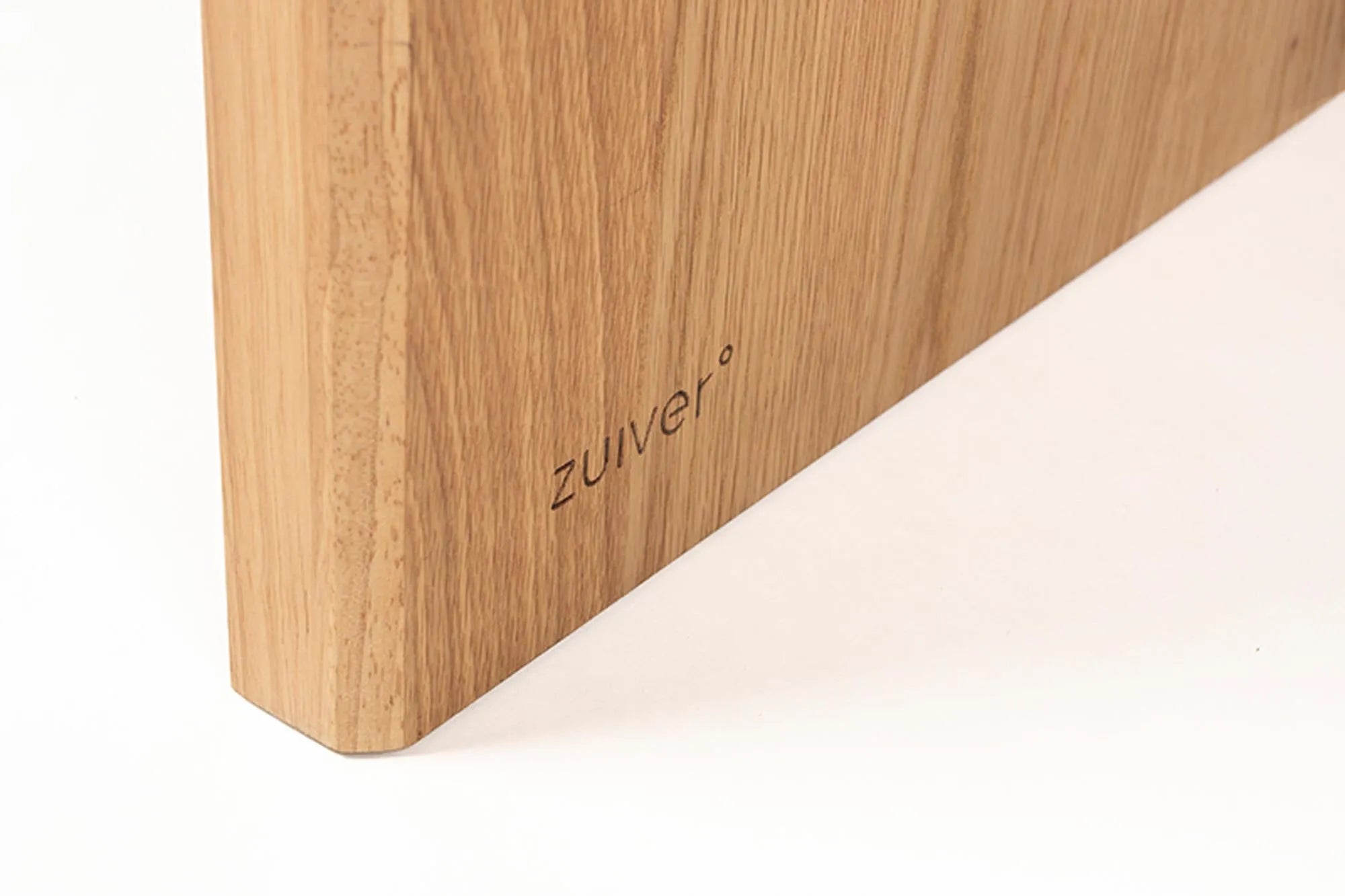 Zuiver Tisch Brave: Stilvolles Eichenholz für moderne Eleganz.