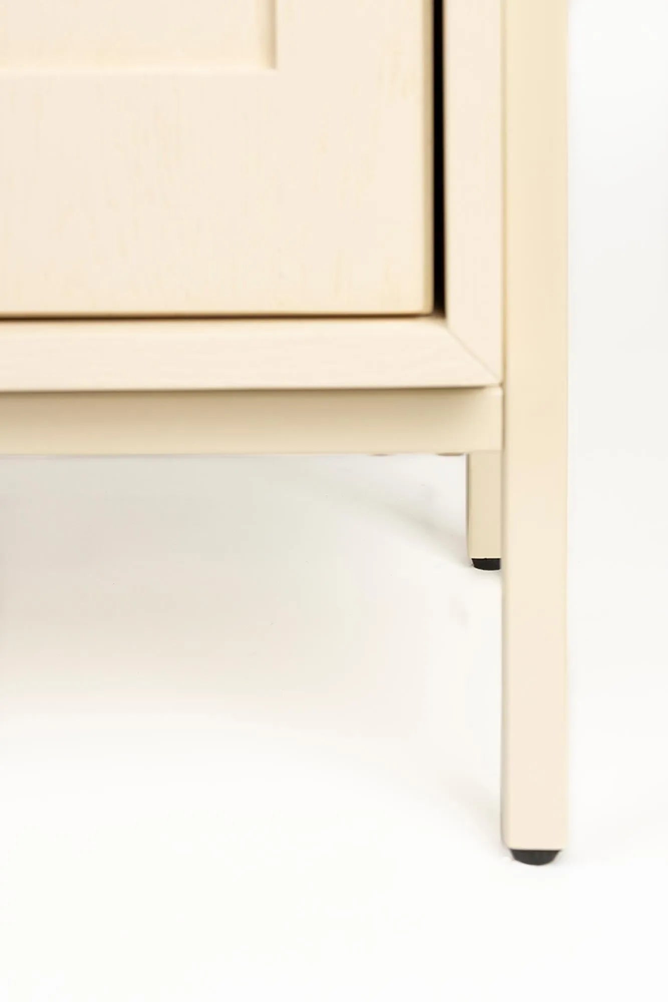 Moderner Zuiver Beistelltisch Faces: Kunstvolles Design trifft Funktion.