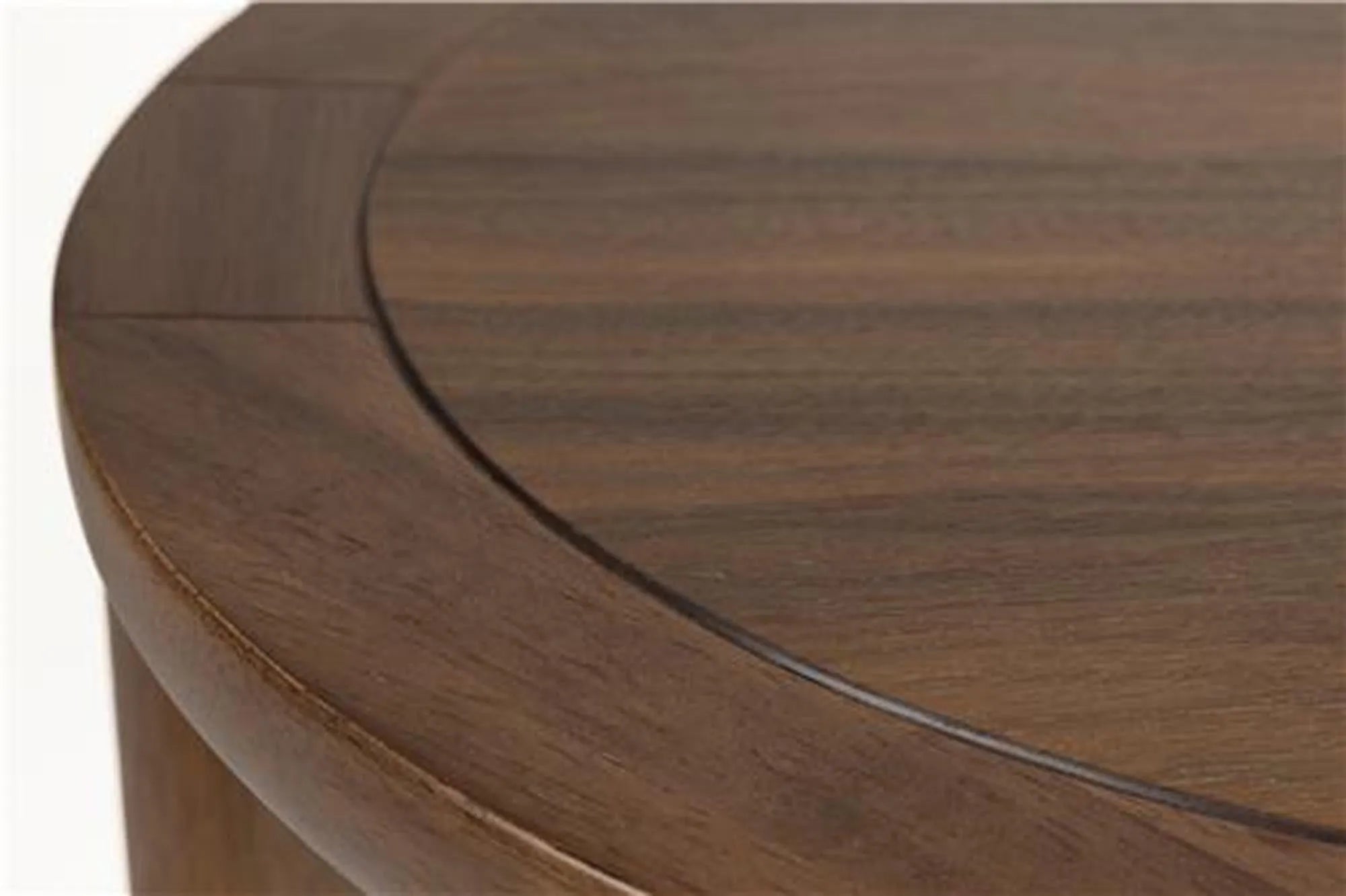 Stilvoller Zuiver Coffee Tisch Storm aus hochwertigem Eichenfurnier.