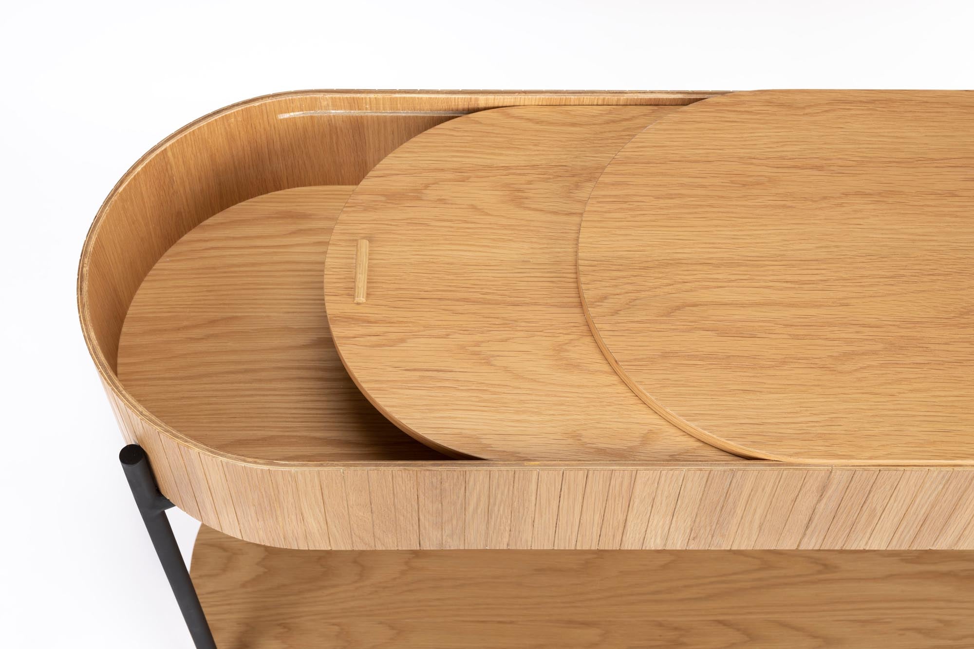 Eleganter Konsolentisch aus Eiche und Sperrholz mit modernen Metallbeinen, ideal für Home Office oder Flur.