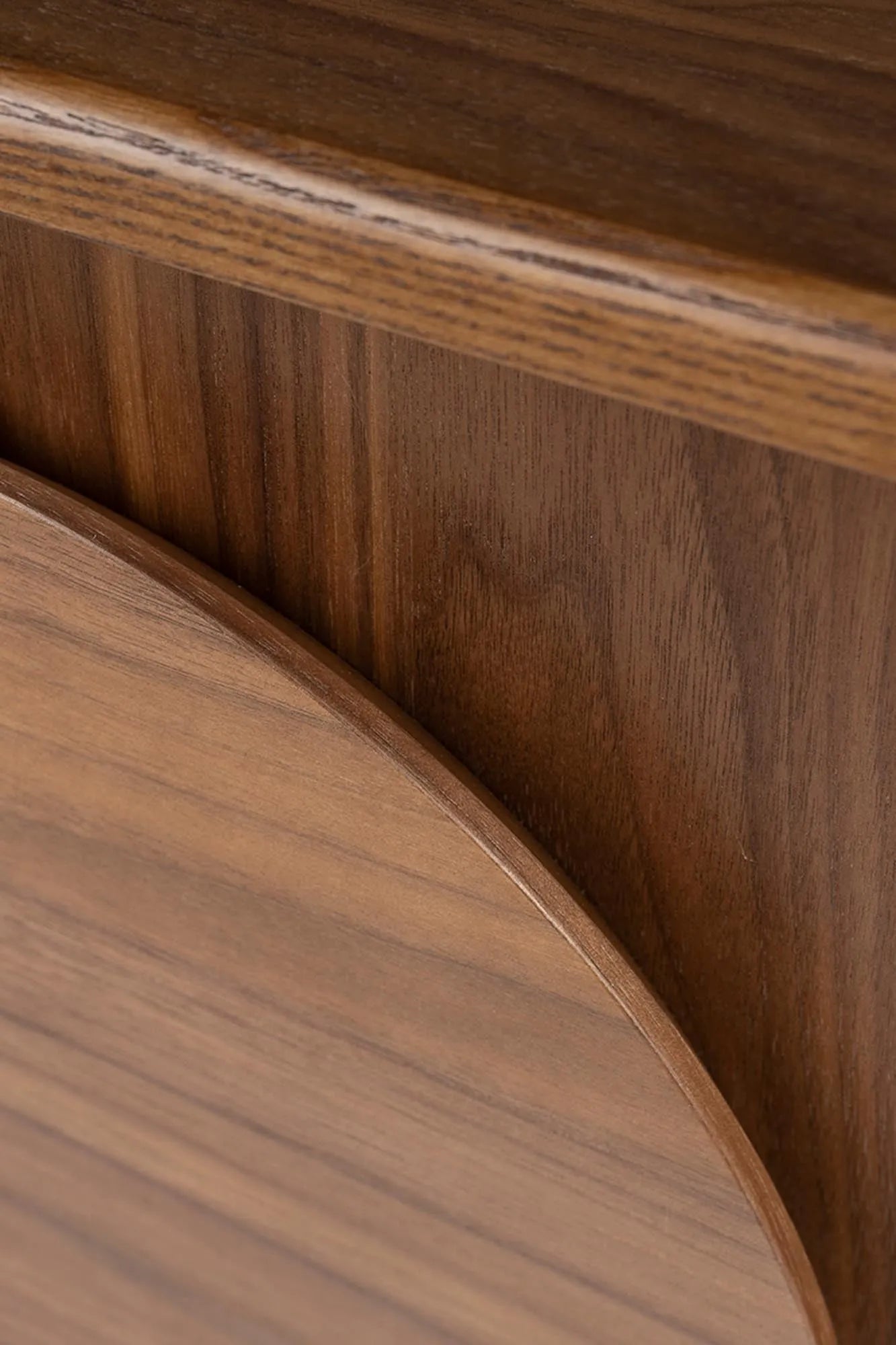 Elegantes Zuiver Groove Sideboard: Eichenholz, 3 Türen, geräumig.