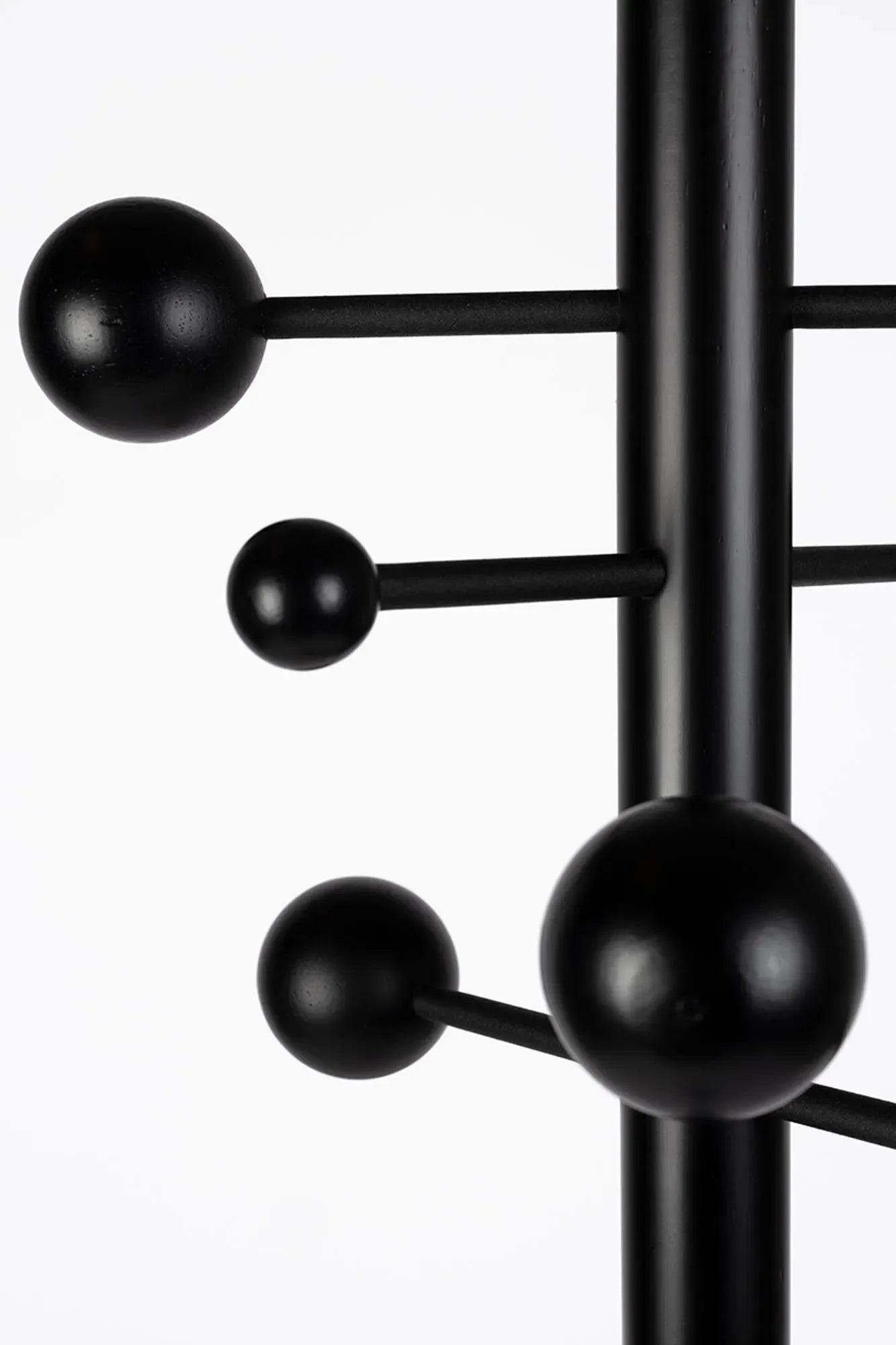 Kleiderständer Jason von Zuiver: Minimalistisches Design für Ihr Zuhause.