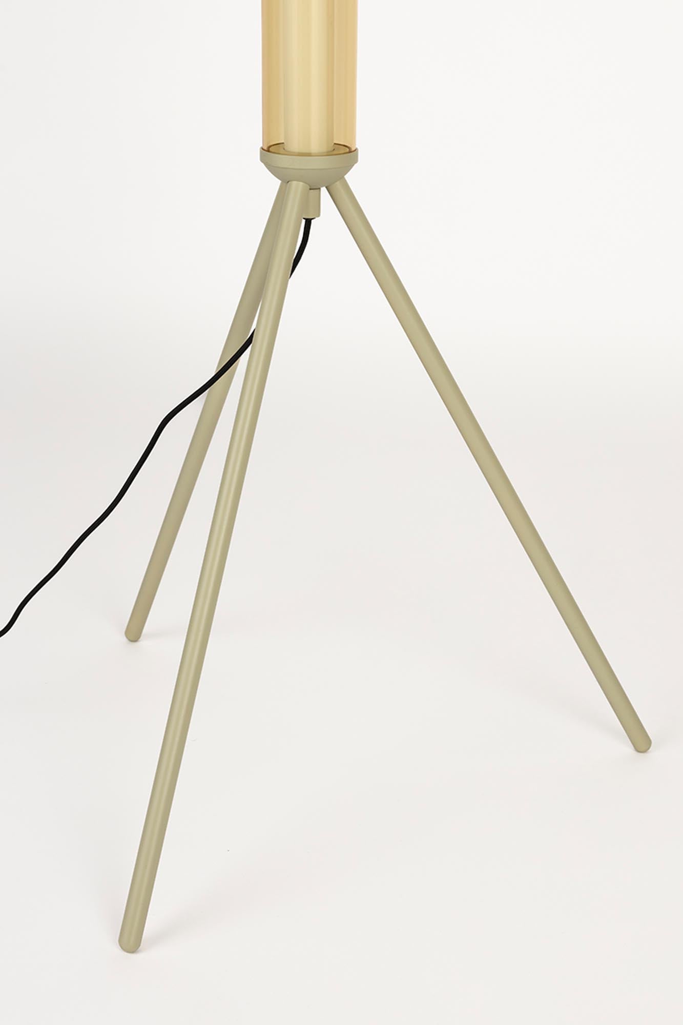 Moderne Stehleuchte Scotty von Zuiver im stilvollen Brown Rice Design.