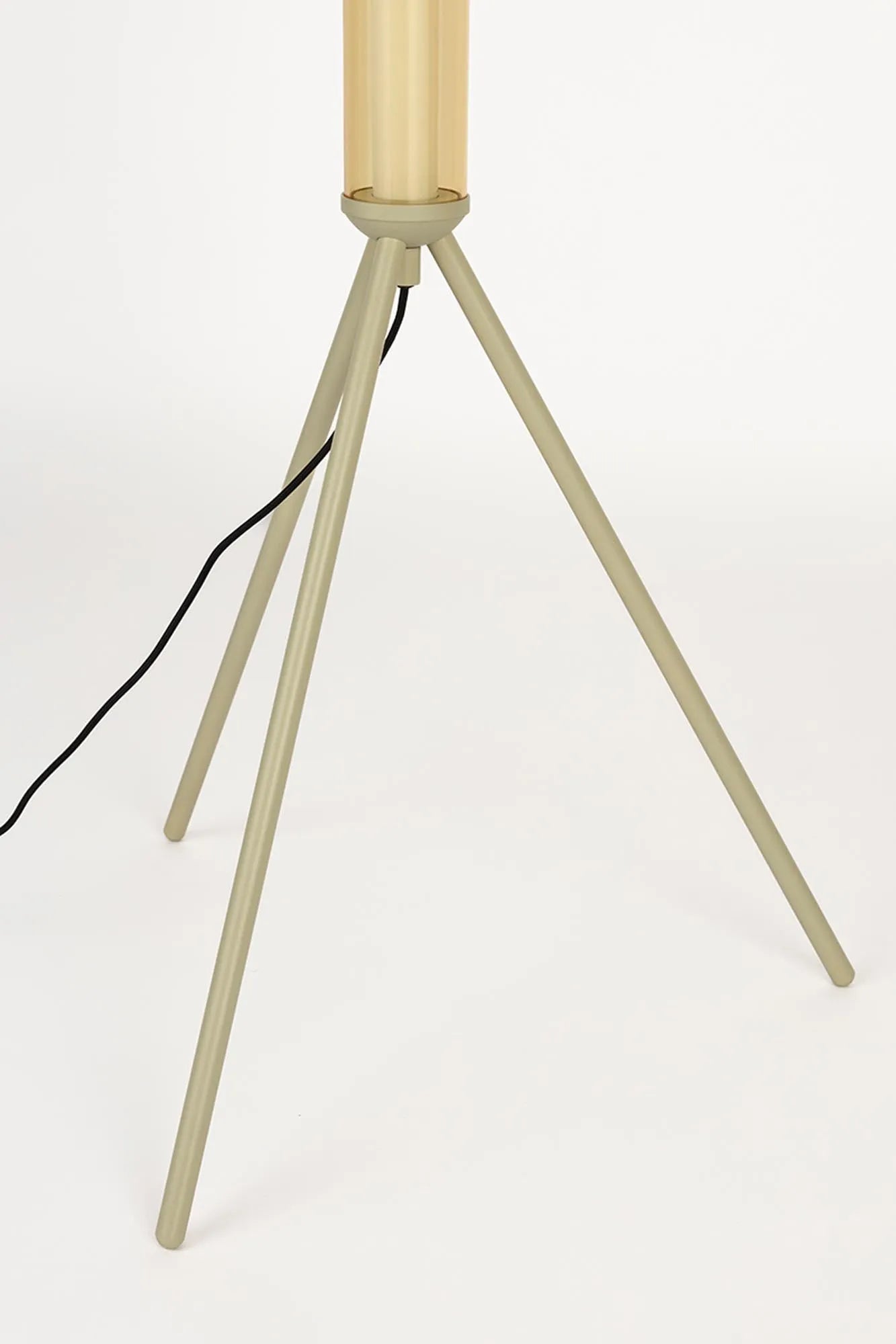 Moderne Stehleuchte Scotty von Zuiver im stilvollen Brown Rice Design.