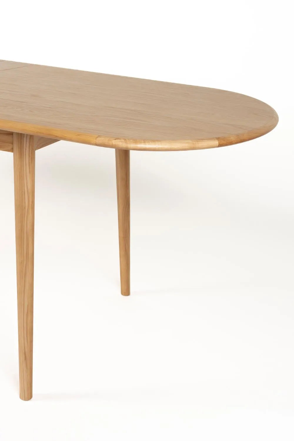 Eleganter Zuiver Twist Tisch aus Eiche, ausziehbar auf 240 cm.