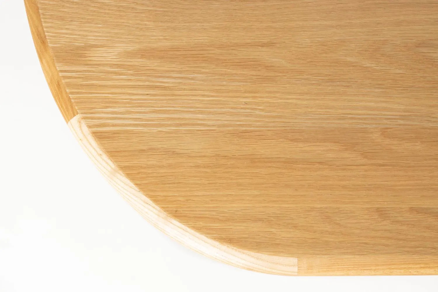 Eleganter Zuiver Tisch aus Eiche, ausziehbar von 180 auf 240 cm.