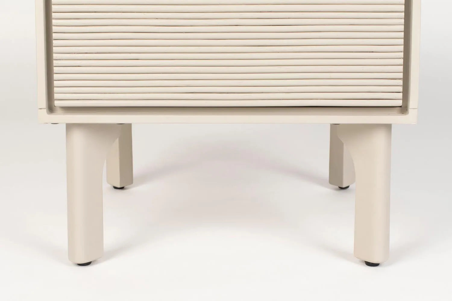 Moderner Zuiver Beistelltisch: Funktionalität trifft auf elegantes Design.