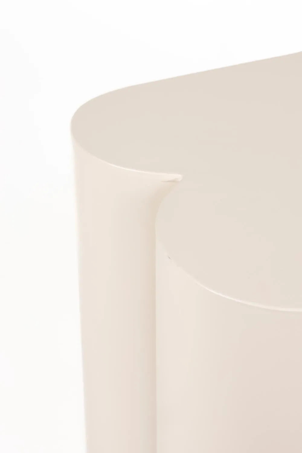 Shape Hocker von Zuiver: Modernes Design trifft auf Funktionalität.
