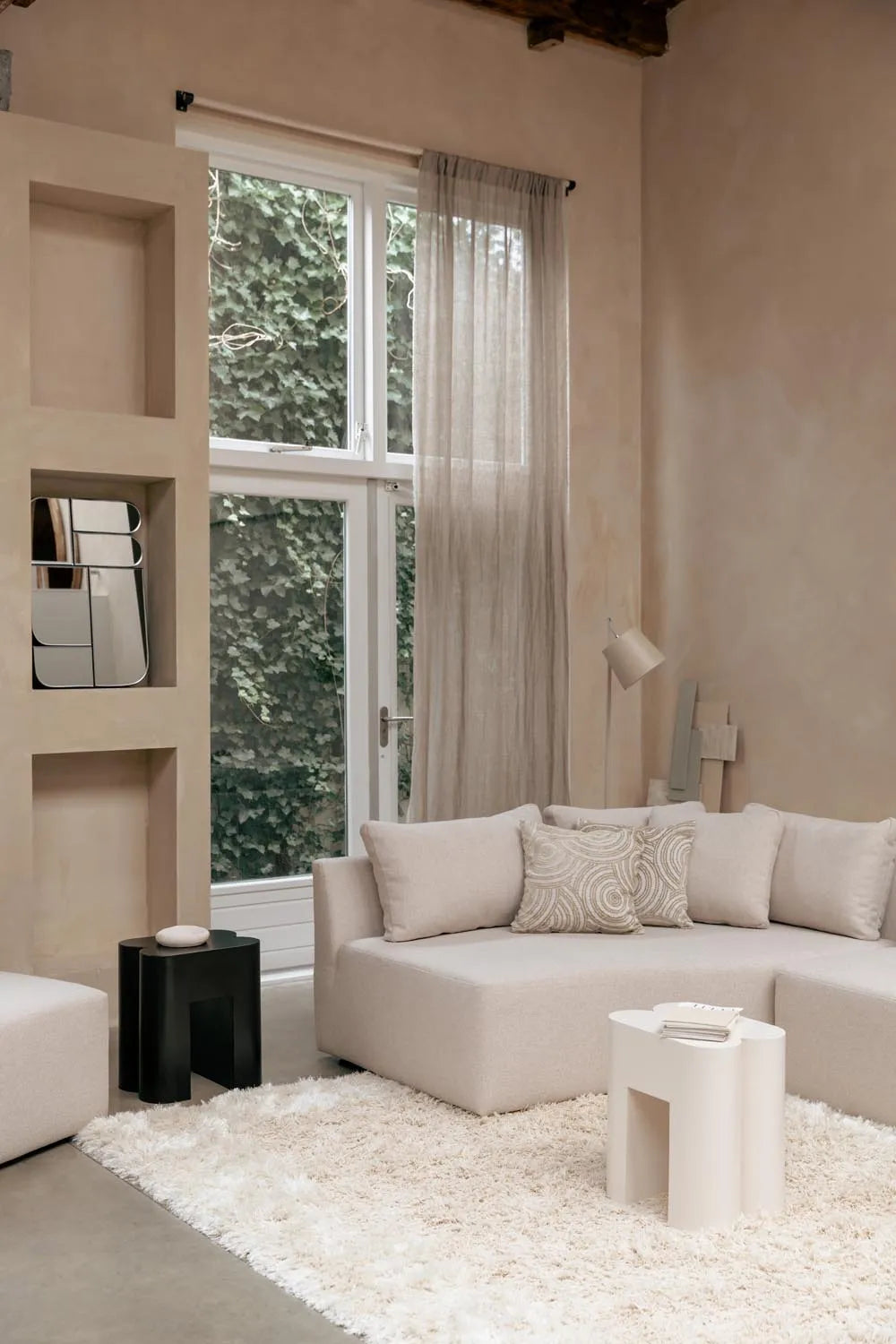 Eleganter Shape Hocker von Zuiver: Stilvoller Komfort für Ihr Zuhause.