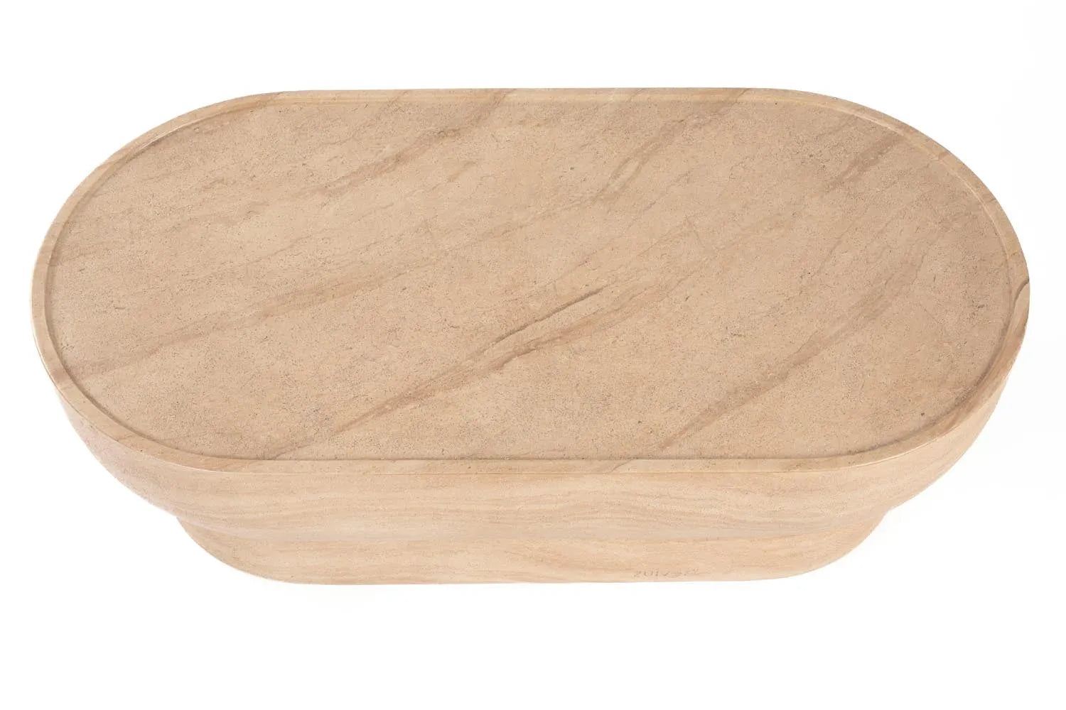 Ovaler Zuiver Couchtisch mit edler Travertinplatte, stilvoll modern.