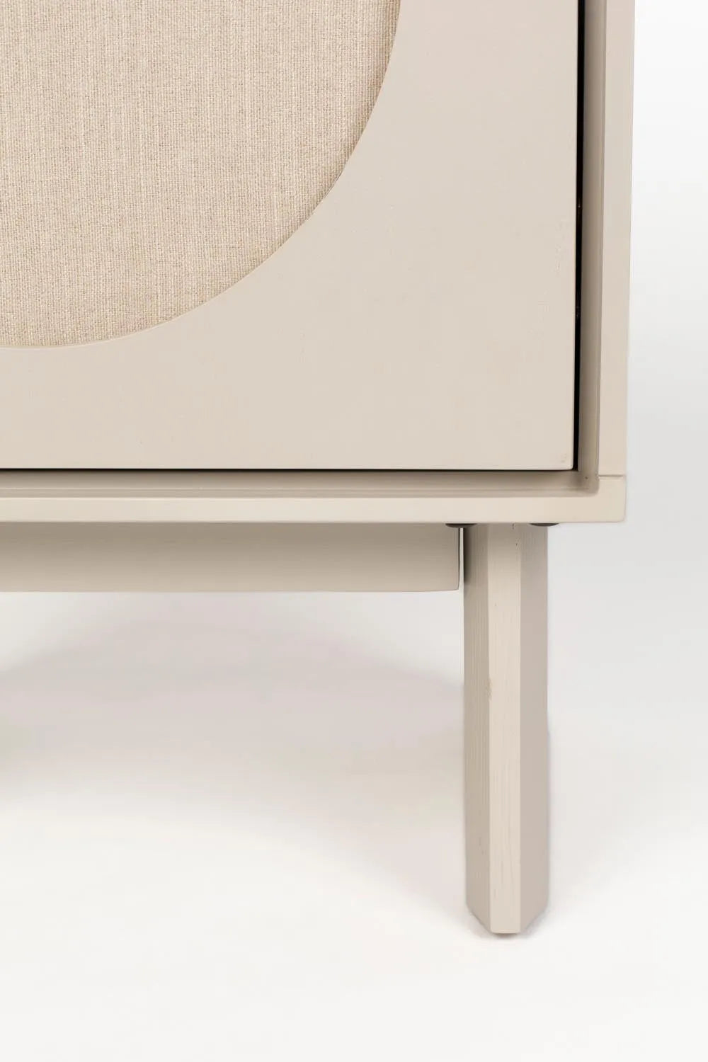 Zuiver Twin Tisch: Akazienholz & Stahl für zeitlose Eleganz.