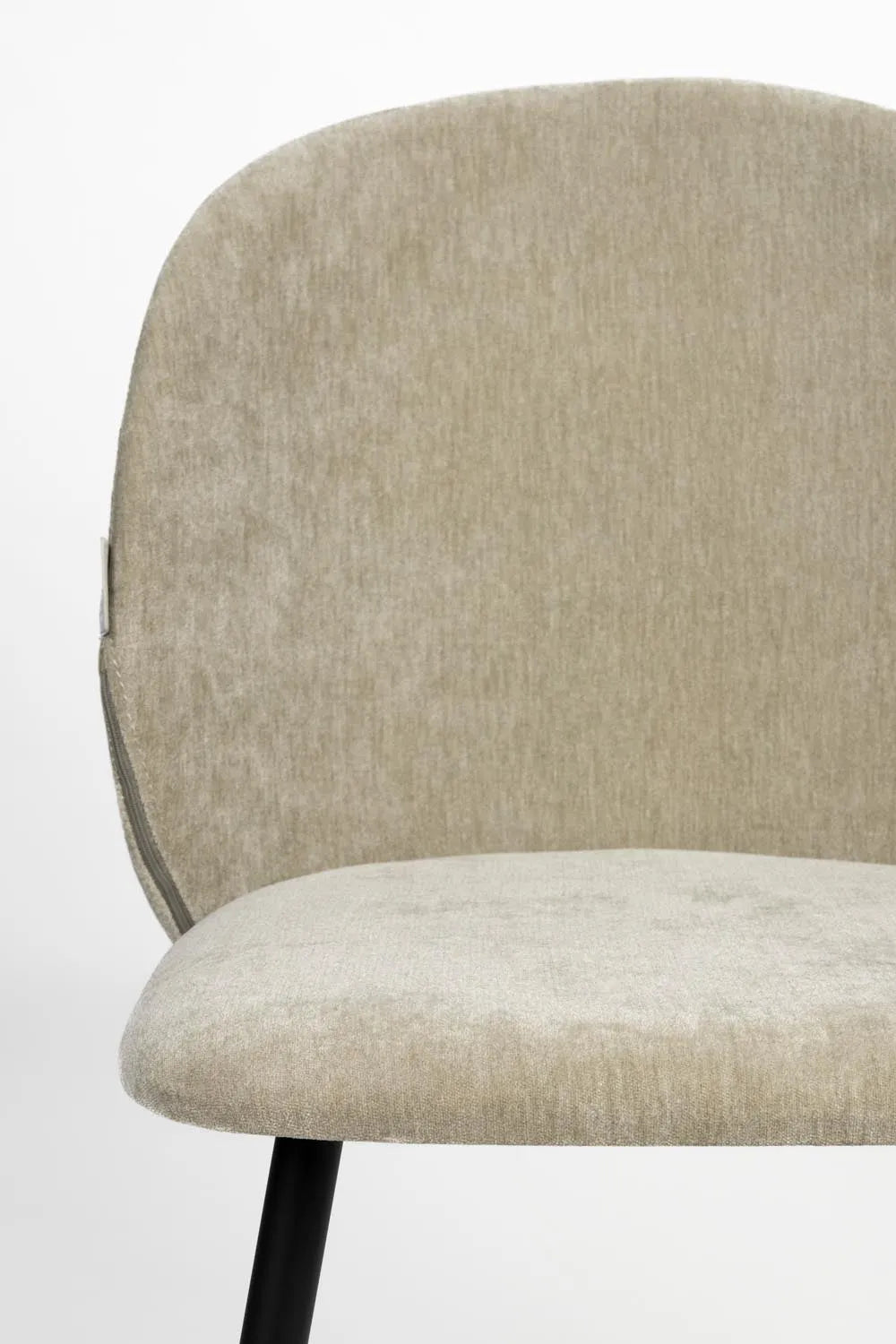 Cozy Stuhl von Zuiver: Modernes Design für stilvolle Entspannung.