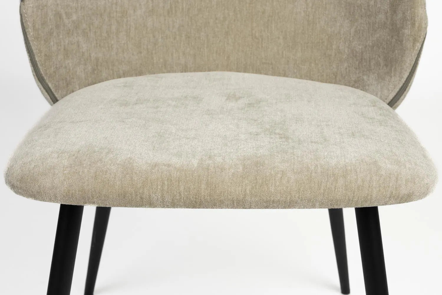 Der Cozy Stuhl von Zuiver: Modernes Design, ergonomisch und vielseitig, ideal für jeden Raum.