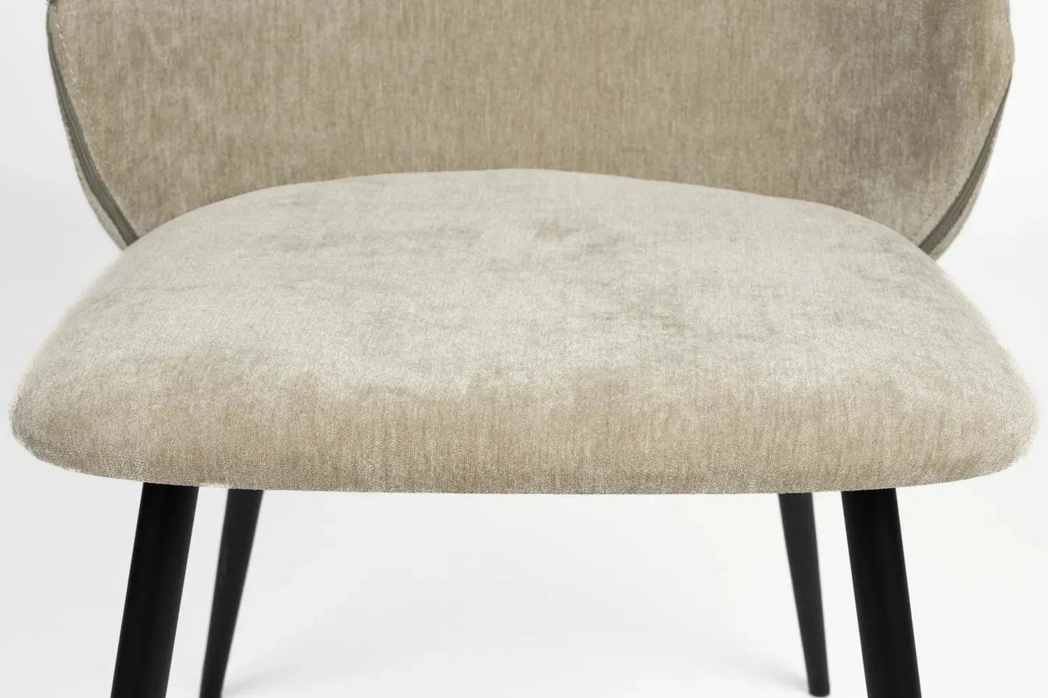 Der Cozy Stuhl von Zuiver: Modernes Design, ergonomisch und vielseitig, ideal für jeden Raum.