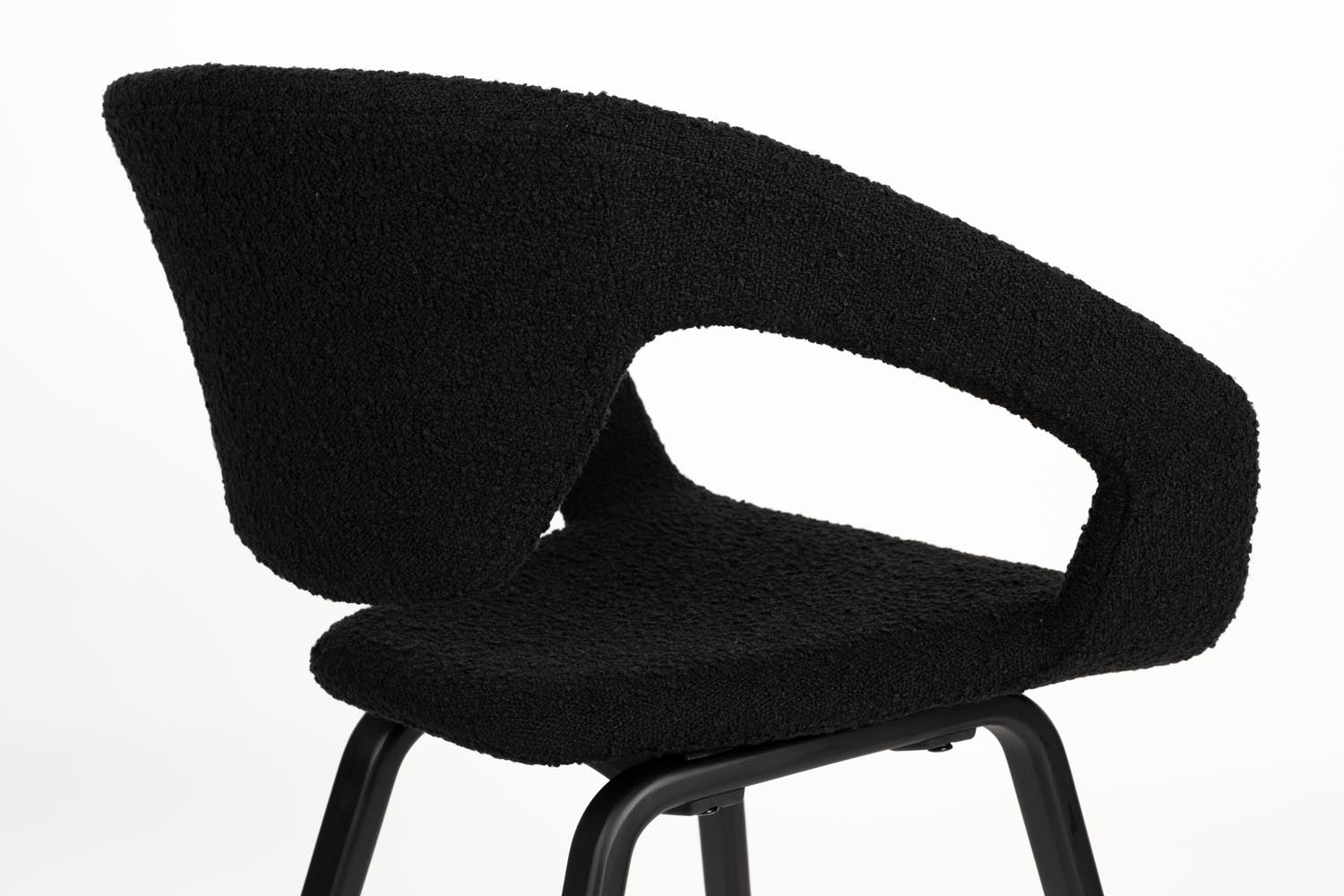 Zuiver Flexback: Schwarzer Stuhl mit modernem Design und Komfort.