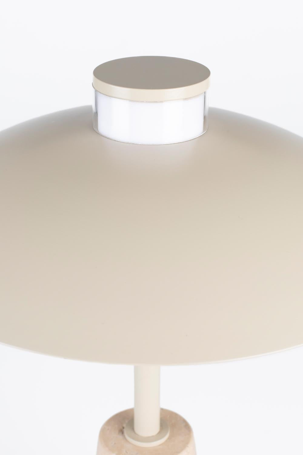 Zuiver Cole Tischlampe: Modernes Design mit edlem Metallakzent.