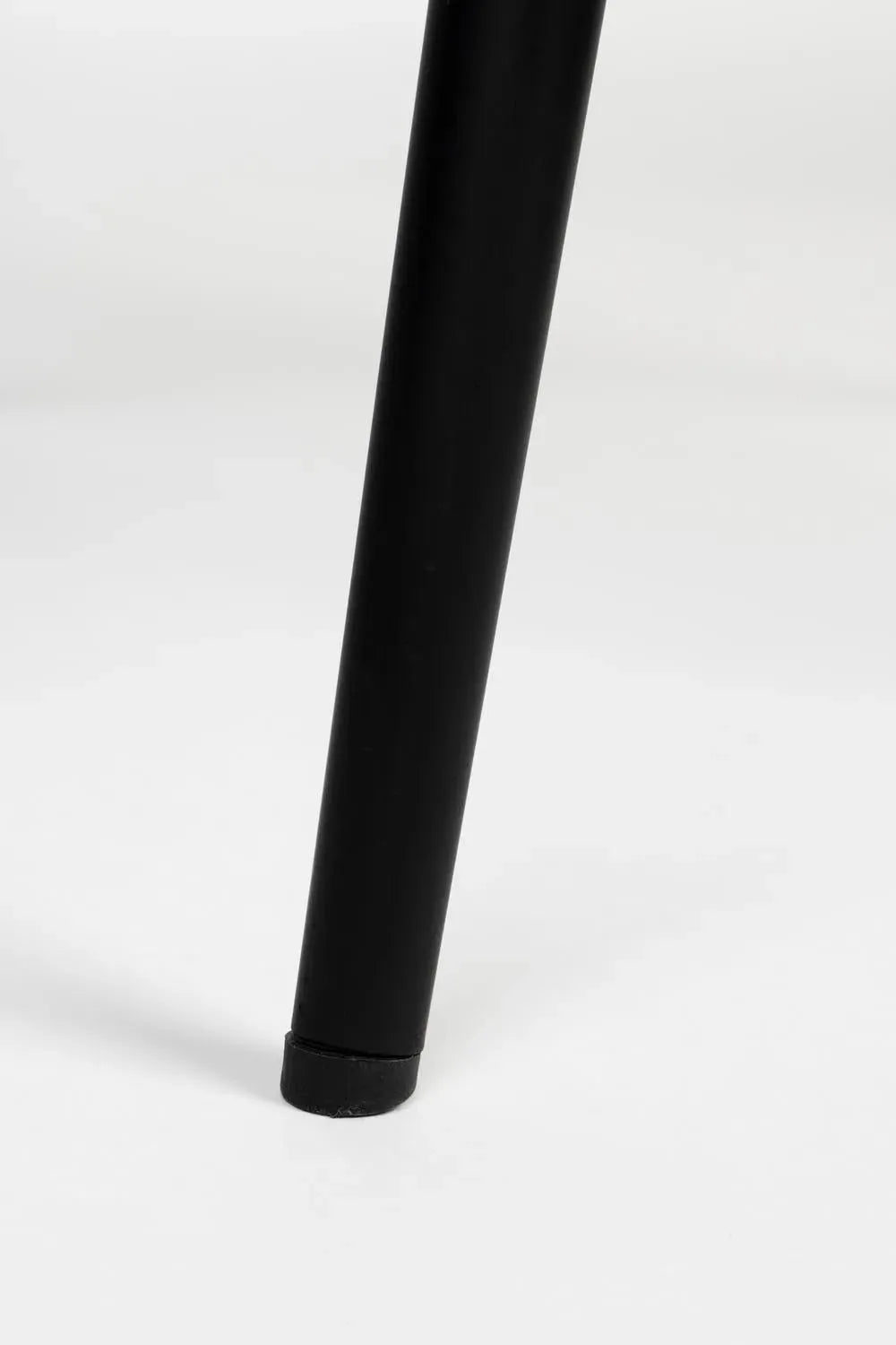 Der Cozy Stuhl von Zuiver: Modernes Design, ergonomisch und vielseitig, ideal für jeden Raum.