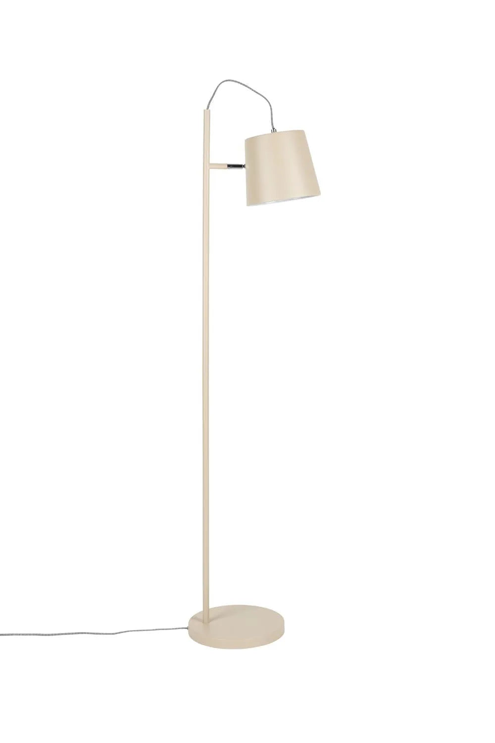Die Buckle Head Stehlampe von Zuiver kombiniert Funktionalität und Stil. Mit neigbarem Metallschirm und vielseitigem Design schafft sie die perfekte Atmosphäre.