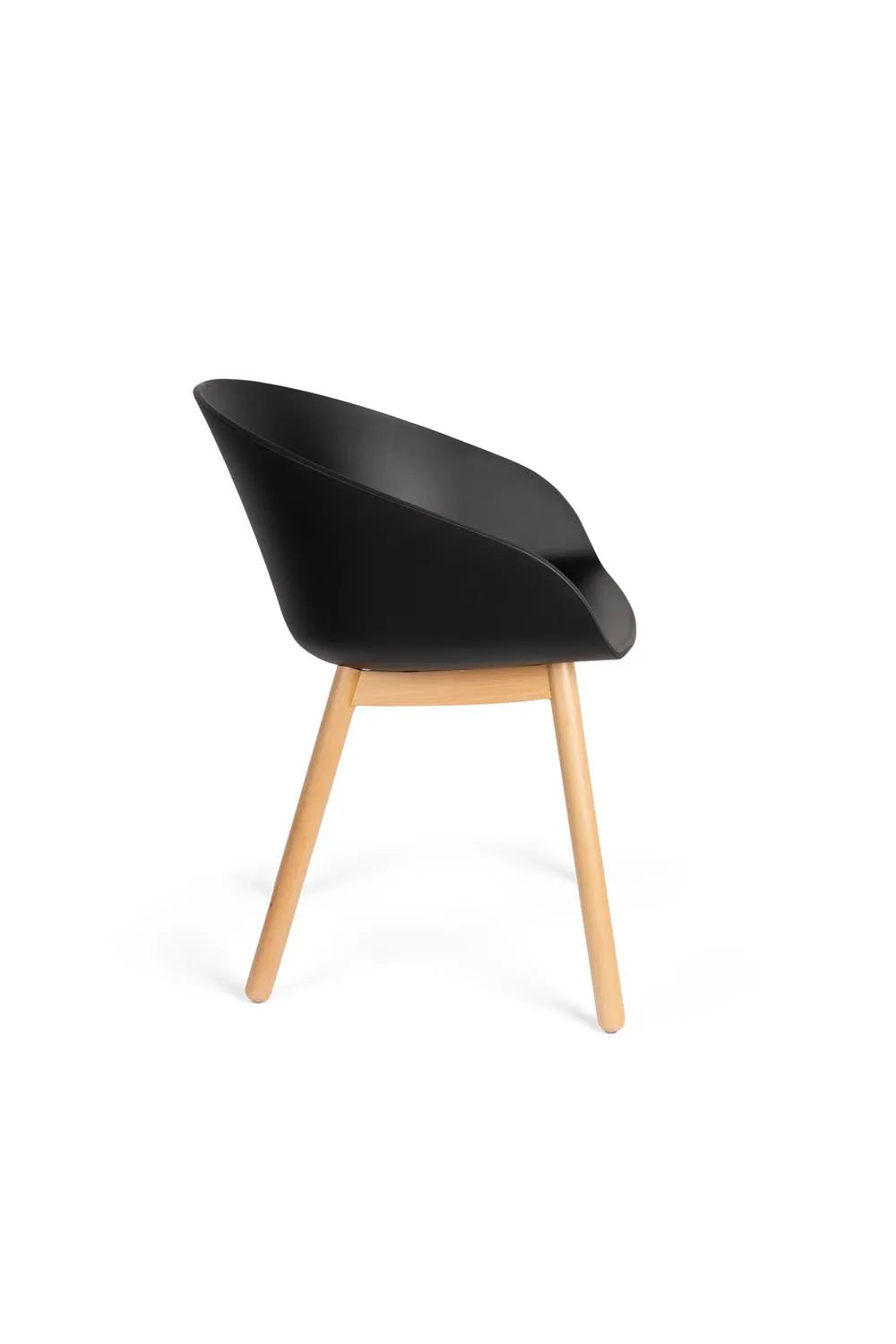 Sessel Void Eiche: Elegante Einfachheit für zeitlose Wohnräume.