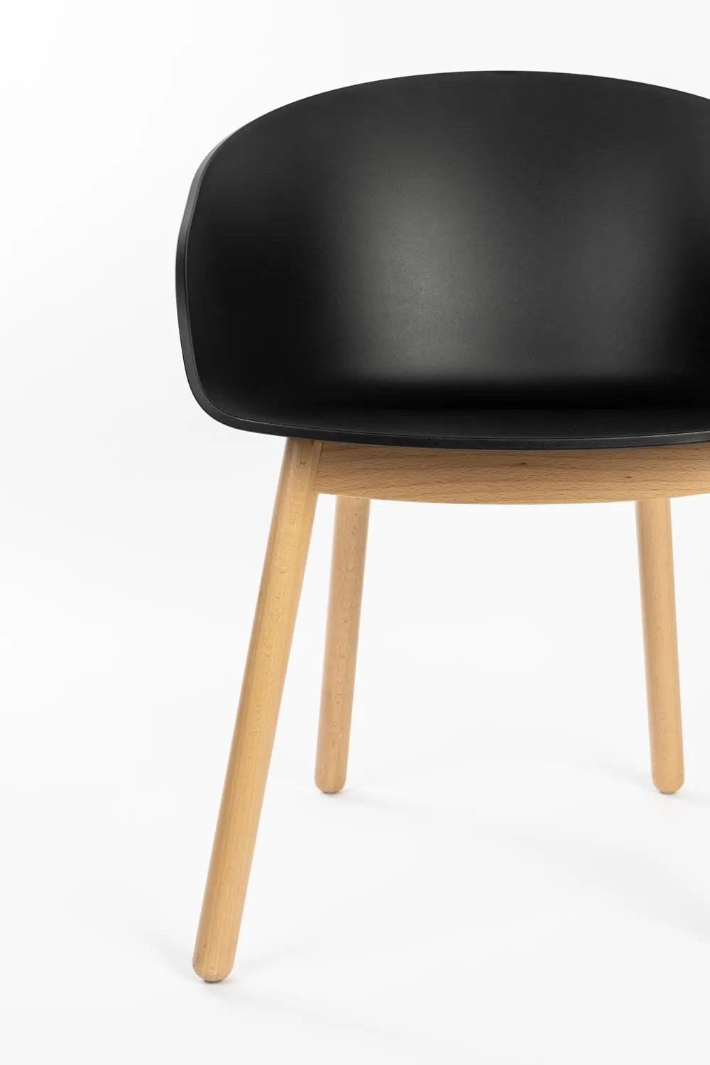 Sessel Void Eiche: Zeitlose Ästhetik mit natürlichem Charme.