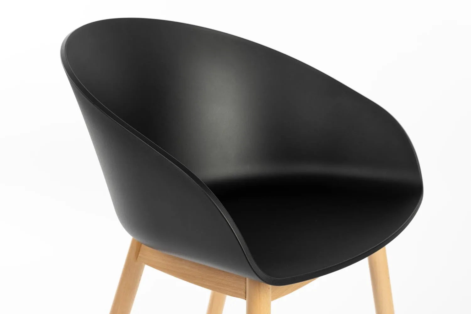 Sessel Void Eiche: Eleganz trifft auf nachhaltiges Design von Zuiver.