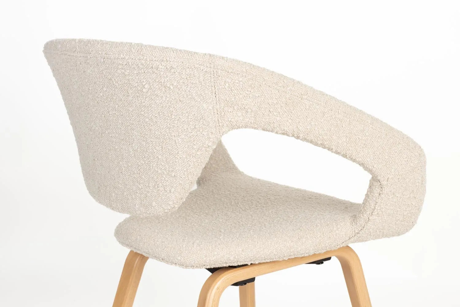 Eleganter Zuiver Flexback Stuhl Beige: Komfort trifft auf Stil.